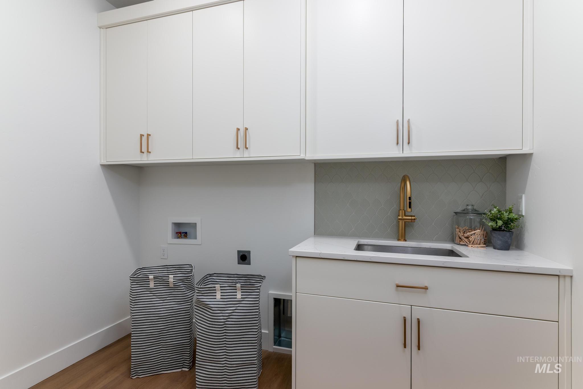 6318 W Snow Currant St, Meridian, Idaho 83646, 4 Bedrooms, 2 Bathrooms, Residential For Sale, Price $569,000,MLS 98975021