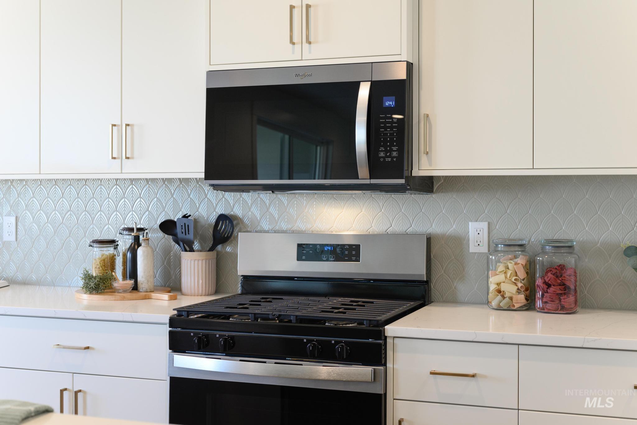 6318 W Snow Currant St, Meridian, Idaho 83646, 4 Bedrooms, 2 Bathrooms, Residential For Sale, Price $569,000,MLS 98975021