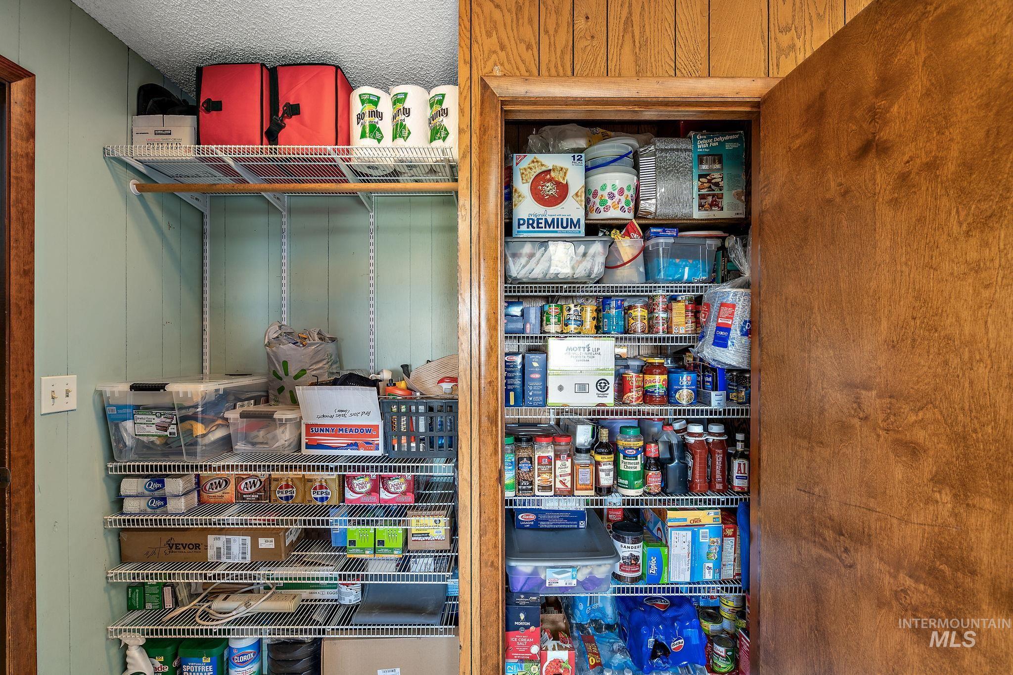 4371 N Grand View Lane, Ontario, Oregon 97914, 4 Bedrooms, 2.5 Bathrooms, Residential For Sale, Price $629,000,MLS 98975023