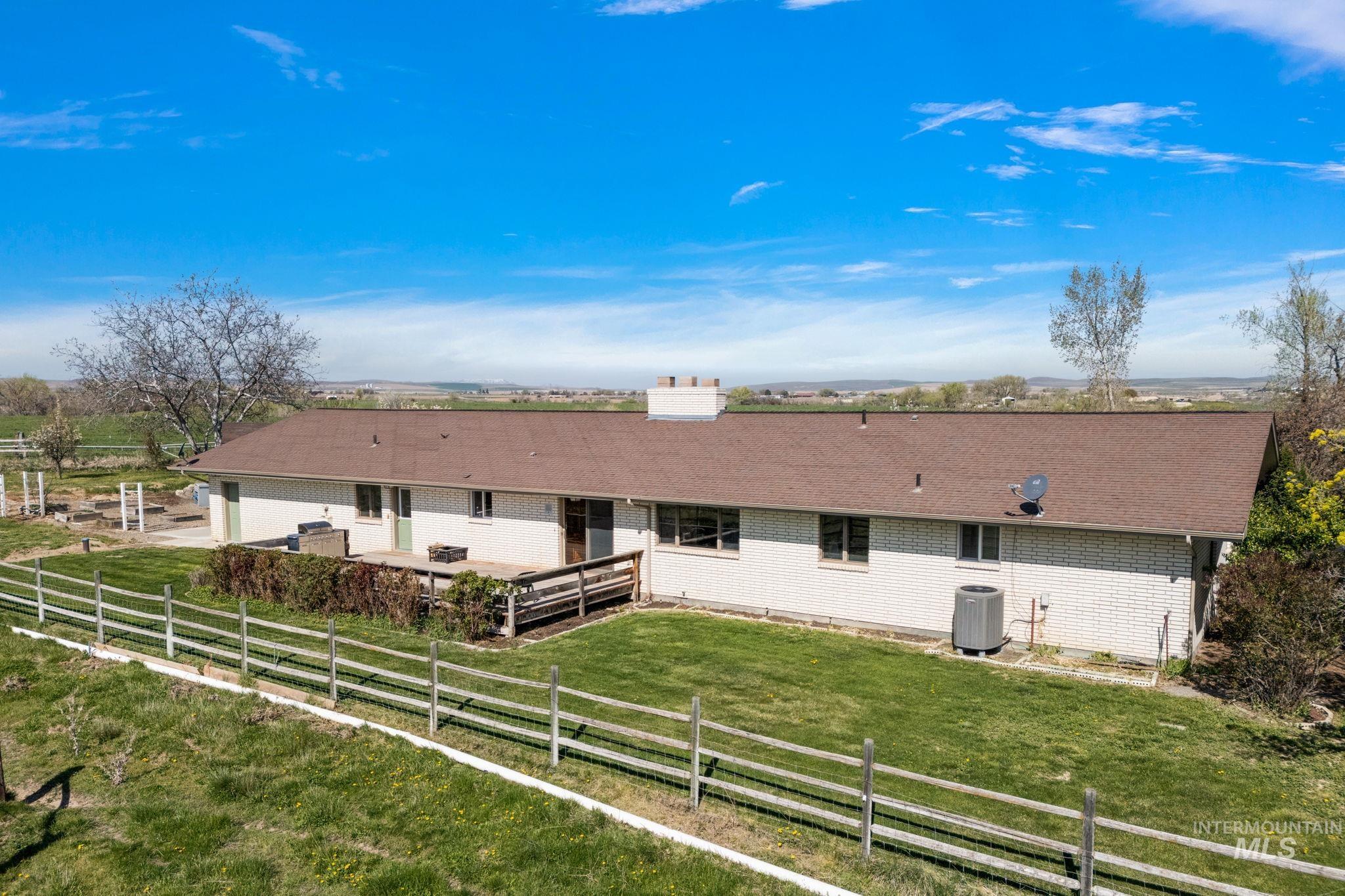 4371 N Grand View Lane, Ontario, Oregon 97914, 4 Bedrooms, 2.5 Bathrooms, Residential For Sale, Price $629,000,MLS 98975023