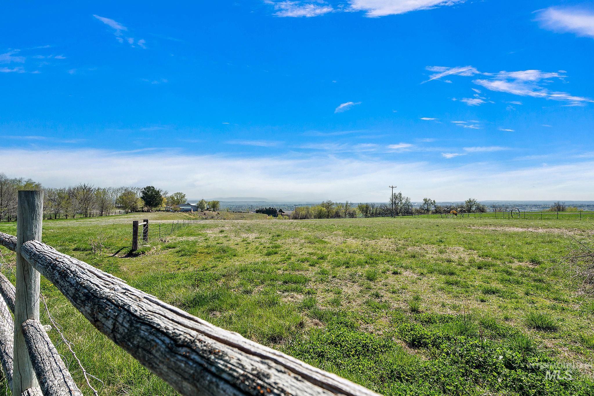 4371 N Grand View Lane, Ontario, Oregon 97914, 4 Bedrooms, 2.5 Bathrooms, Residential For Sale, Price $629,000,MLS 98975023