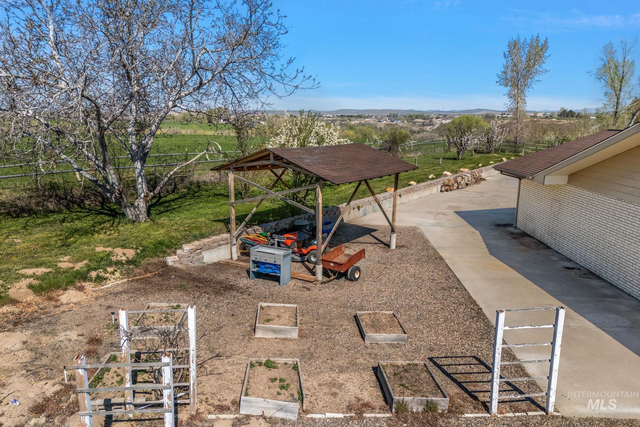 4371 N Grand View Lane, Ontario, Oregon 97914, 4 Bedrooms, 2.5 Bathrooms, Residential For Sale, Price $629,000,MLS 98975023