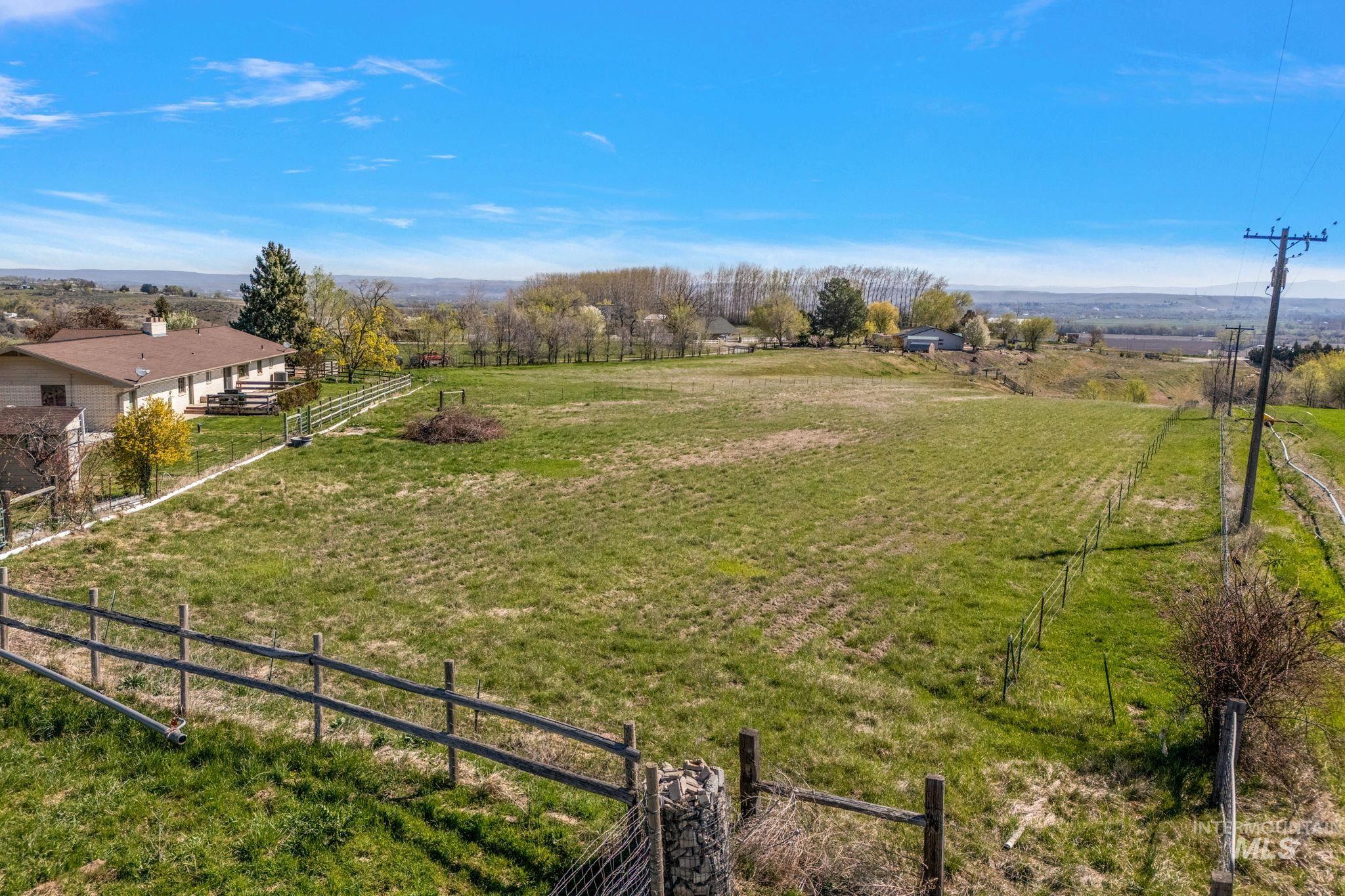 4371 N Grand View Lane, Ontario, Oregon 97914, 4 Bedrooms, 2.5 Bathrooms, Residential For Sale, Price $629,000,MLS 98975023