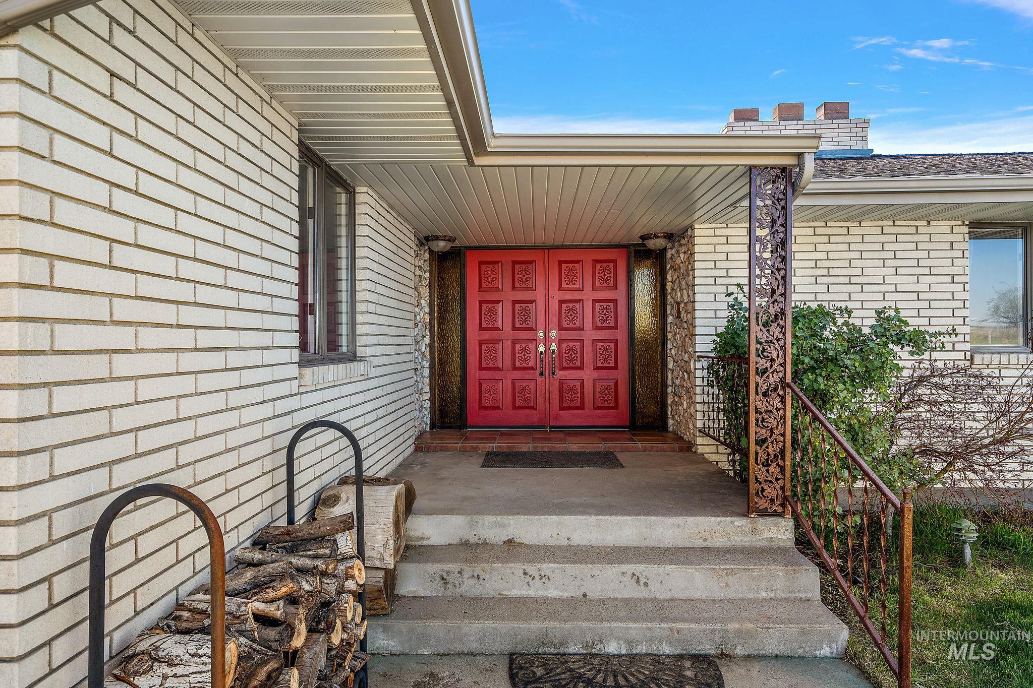 4371 N Grand View Lane, Ontario, Oregon 97914, 4 Bedrooms, 2.5 Bathrooms, Residential For Sale, Price $629,000,MLS 98975023