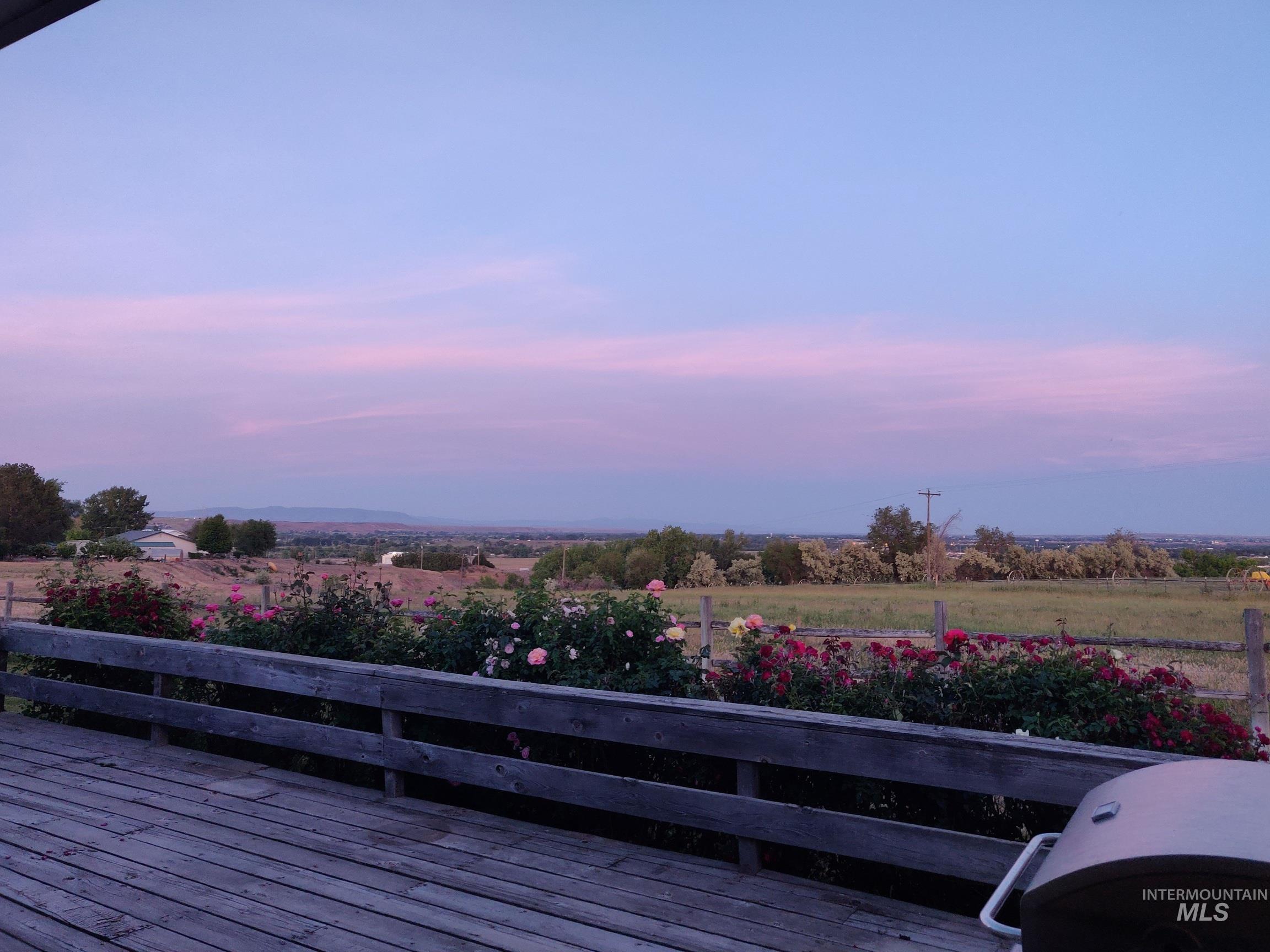 4371 N Grand View Lane, Ontario, Oregon 97914, 4 Bedrooms, 2.5 Bathrooms, Residential For Sale, Price $629,000,MLS 98975023