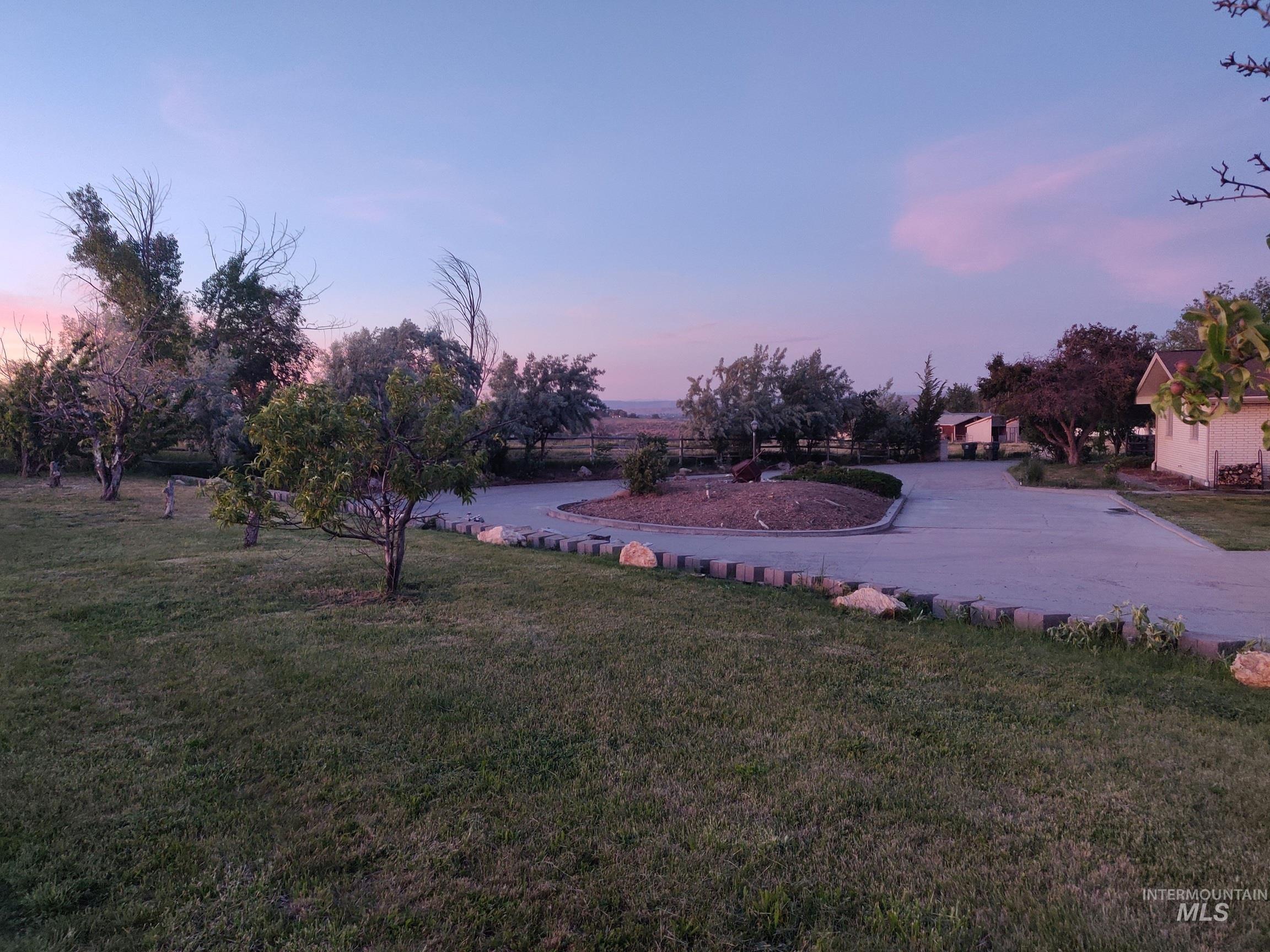 4371 N Grand View Lane, Ontario, Oregon 97914, 4 Bedrooms, 2.5 Bathrooms, Residential For Sale, Price $629,000,MLS 98975023