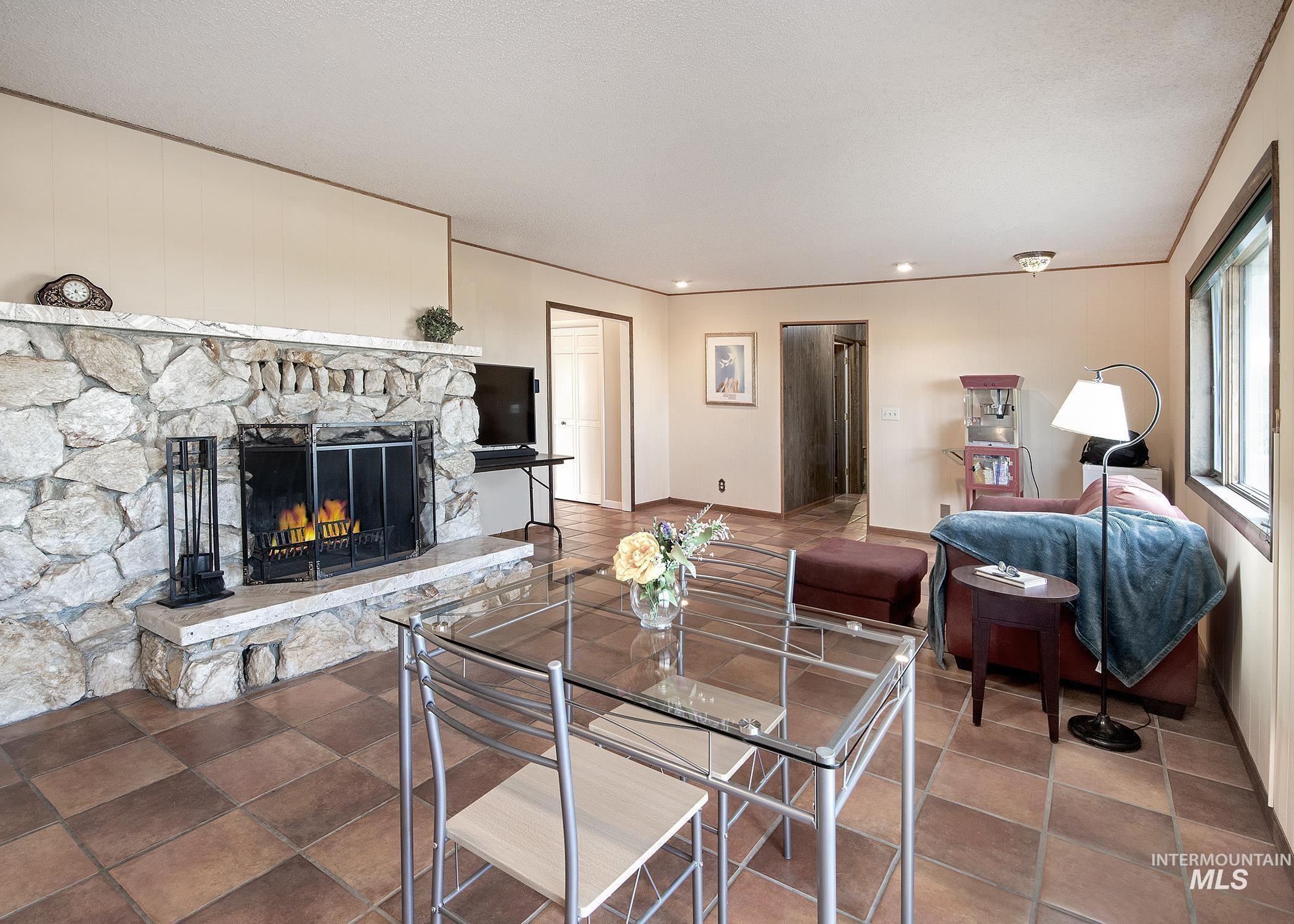 4371 N Grand View Lane, Ontario, Oregon 97914, 4 Bedrooms, 2.5 Bathrooms, Residential For Sale, Price $629,000,MLS 98975023