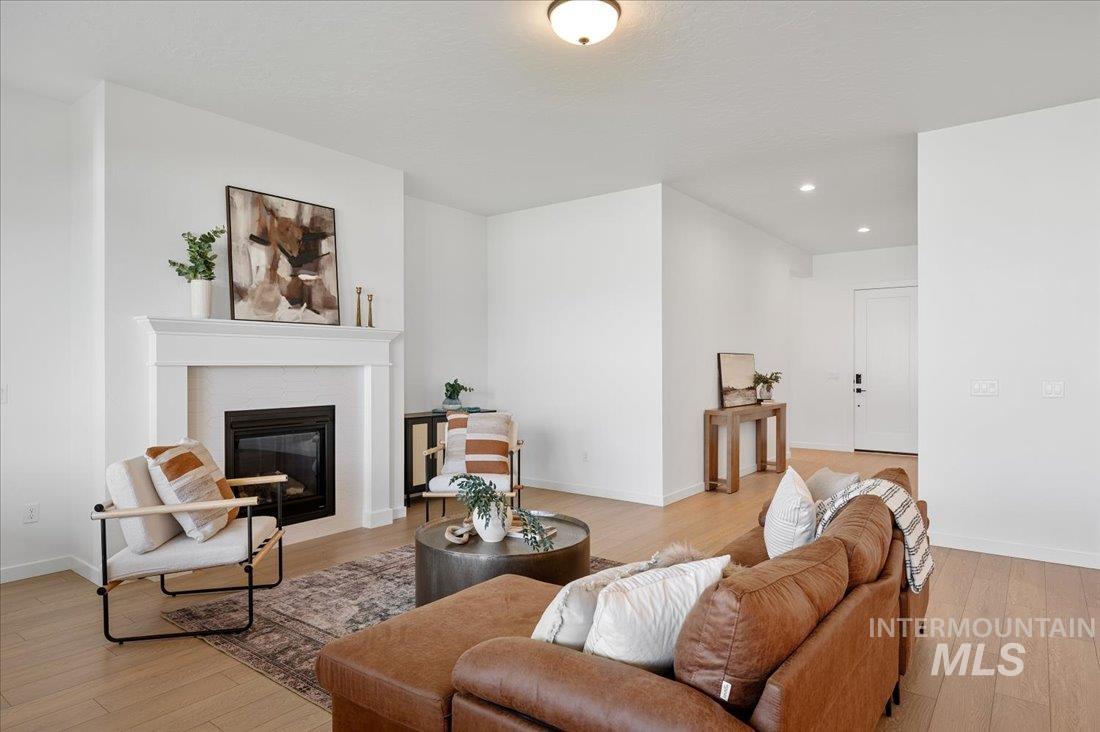 5182 W River Oaks Dr, Meridian, Idaho 83646, 4 Bedrooms, 3 Bathrooms, Residential For Sale, Price $719,000,MLS 98975024