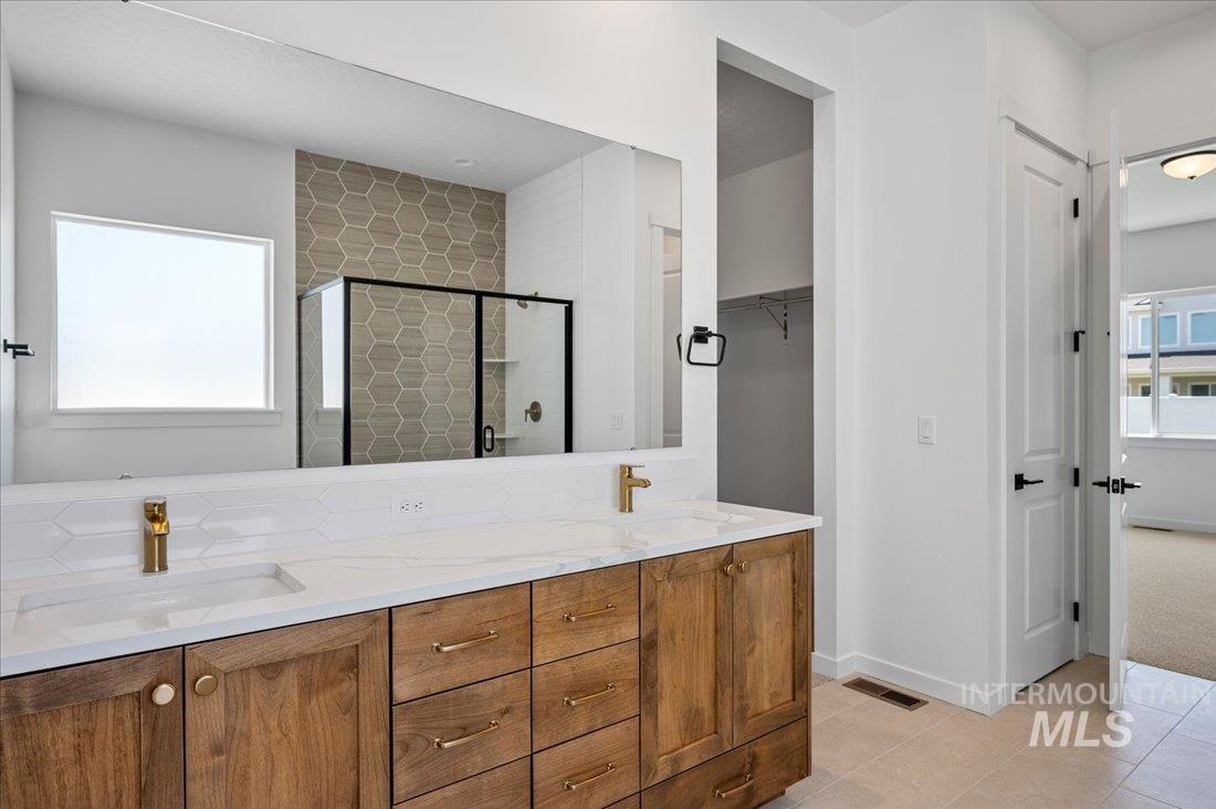 5182 W River Oaks Dr, Meridian, Idaho 83646, 4 Bedrooms, 3 Bathrooms, Residential For Sale, Price $719,000,MLS 98975024