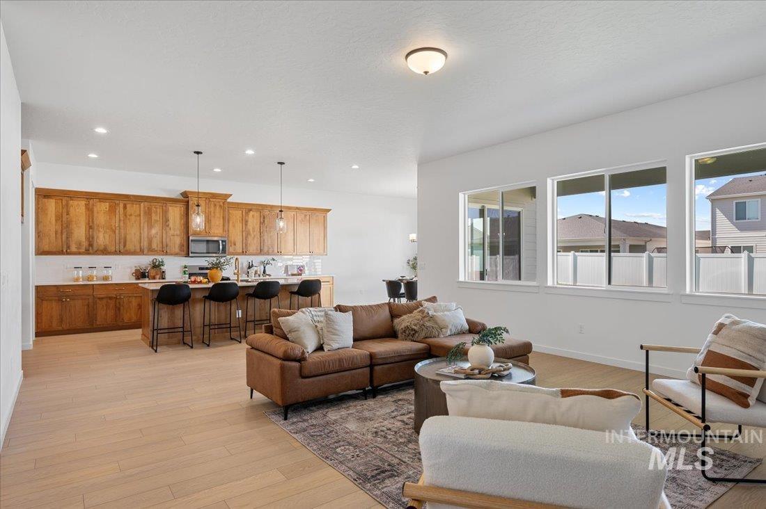 5182 W River Oaks Dr, Meridian, Idaho 83646, 4 Bedrooms, 3 Bathrooms, Residential For Sale, Price $719,000,MLS 98975024