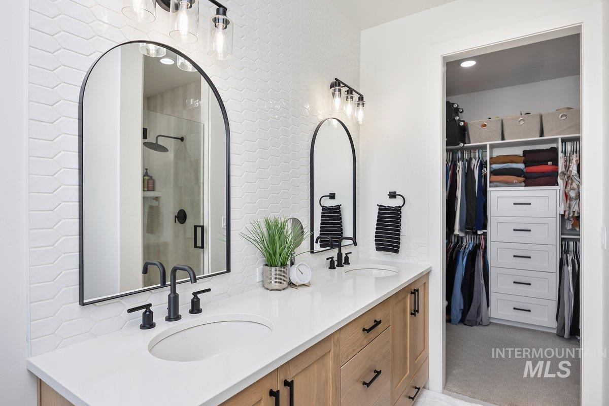 1046 Northridge Way, Kimberly, Idaho 83341, 5 Bedrooms, 3 Bathrooms, Residential For Sale, Price $725,000,MLS 98975025