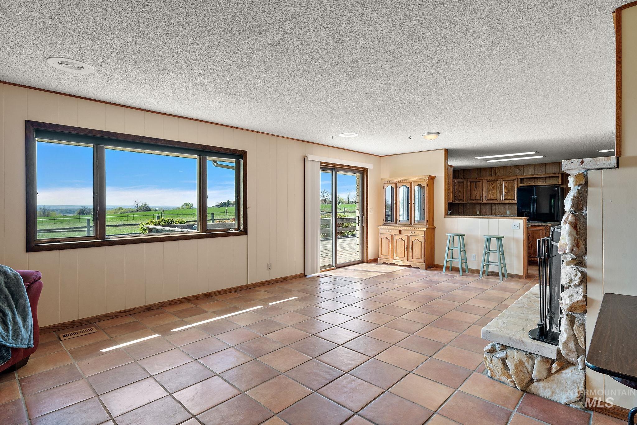 4371 N Grandview Lane B, Ontario, Oregon 97914, 3 Bedrooms, 2.5 Bathrooms, Farm & Ranch For Sale, Price $639,000,MLS 98975027