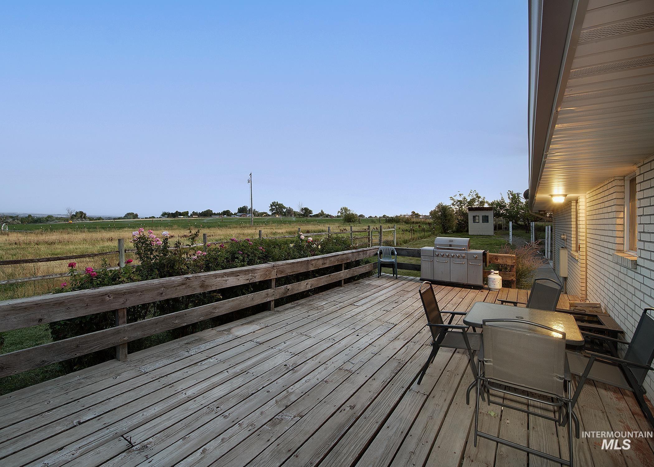 4371 N Grandview Lane B, Ontario, Oregon 97914, 3 Bedrooms, 2.5 Bathrooms, Farm & Ranch For Sale, Price $639,000,MLS 98975027