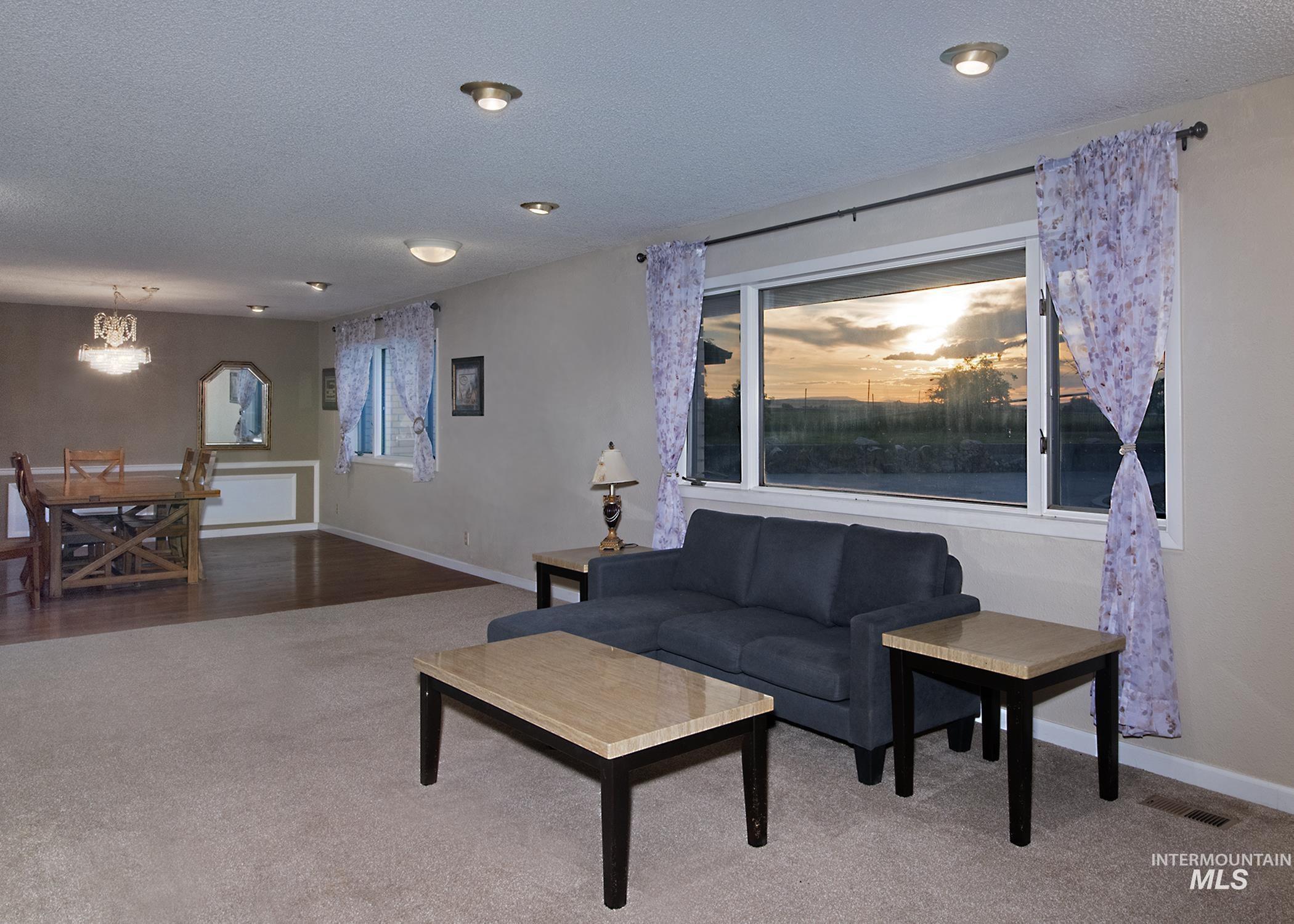 4371 N Grandview Lane B, Ontario, Oregon 97914, 3 Bedrooms, 2.5 Bathrooms, Farm & Ranch For Sale, Price $639,000,MLS 98975027