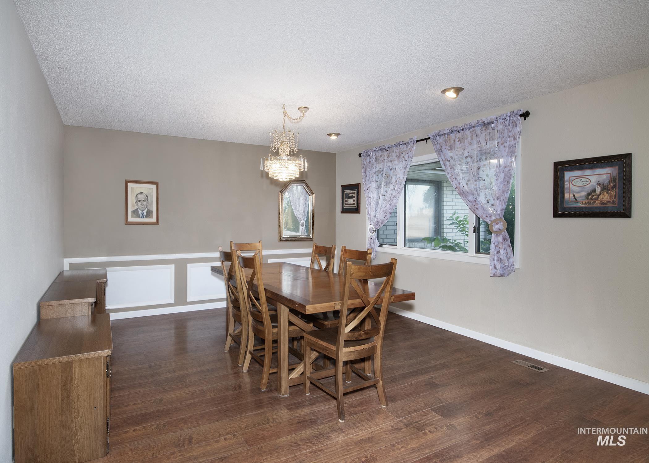 4371 N Grandview Lane B, Ontario, Oregon 97914, 3 Bedrooms, 2.5 Bathrooms, Farm & Ranch For Sale, Price $639,000,MLS 98975027