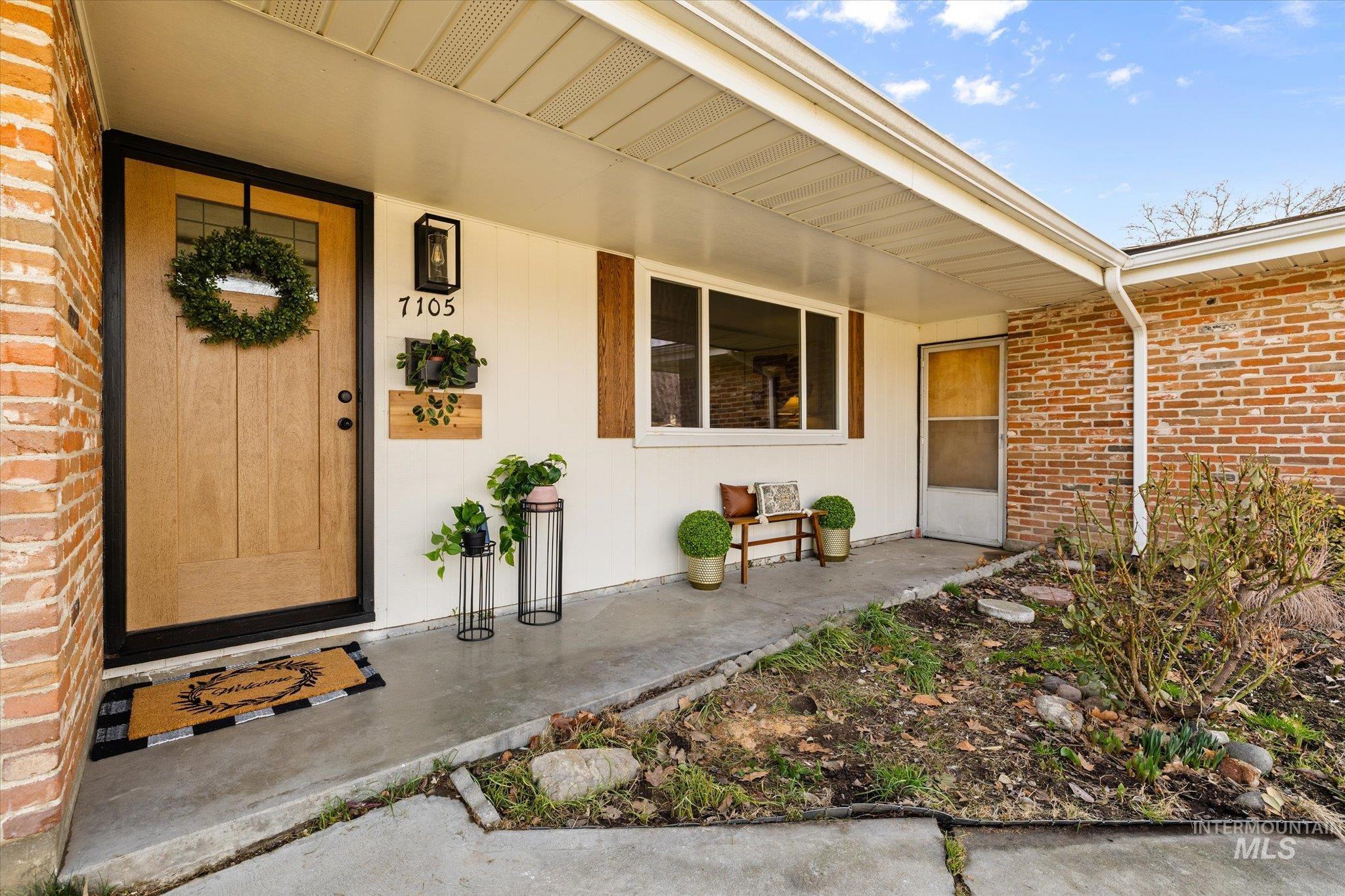 7105 W San Fernando, Boise, Idaho 83704, 3 Bedrooms, 2 Bathrooms, Residential For Sale, Price $449,900,MLS 98975034