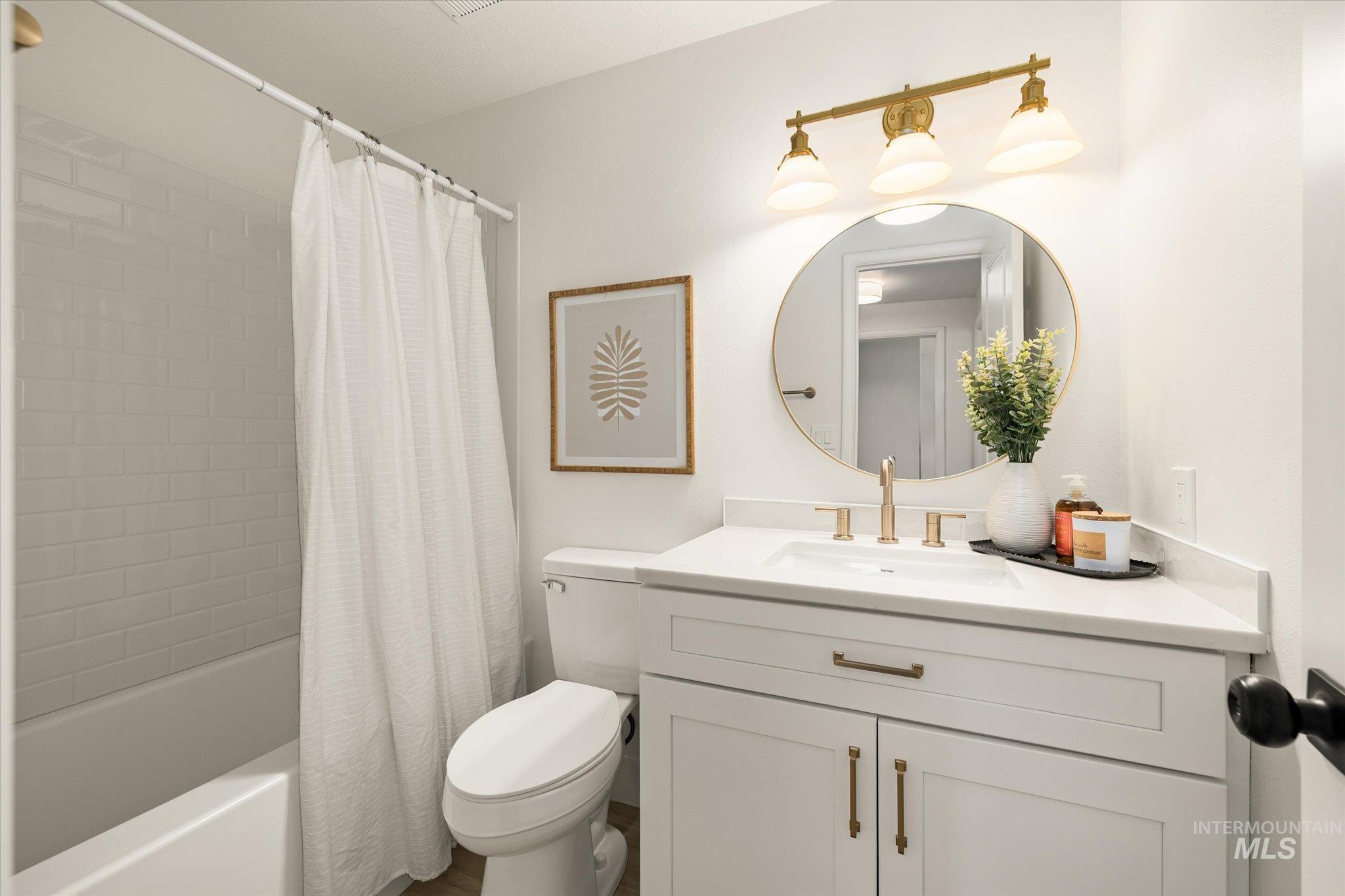 7105 W San Fernando, Boise, Idaho 83704, 3 Bedrooms, 2 Bathrooms, Residential For Sale, Price $449,900,MLS 98975034