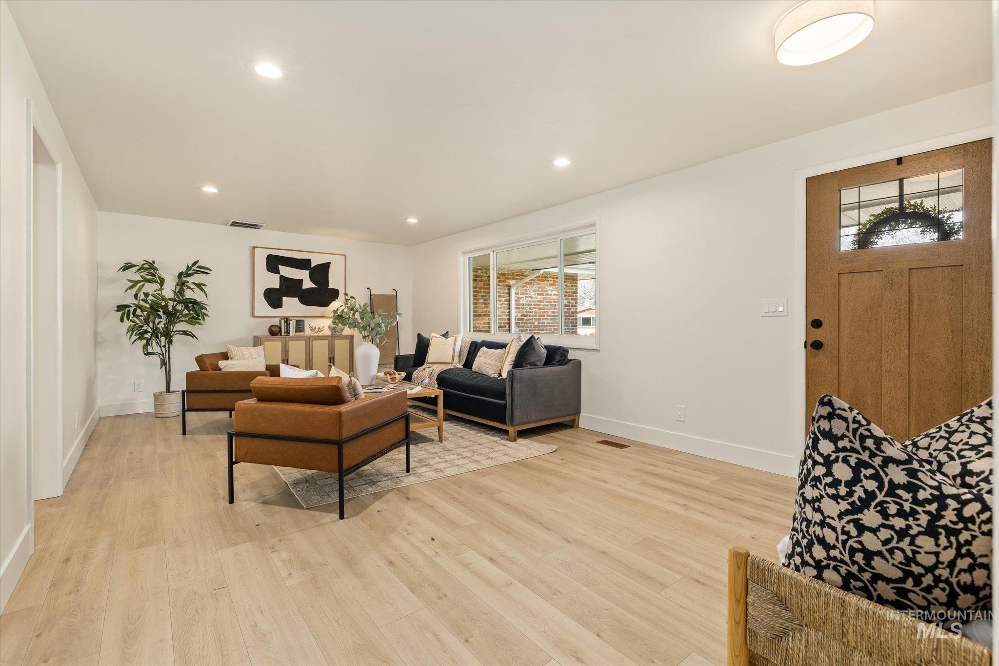 7105 W San Fernando, Boise, Idaho 83704, 3 Bedrooms, 2 Bathrooms, Residential For Sale, Price $449,900,MLS 98975034