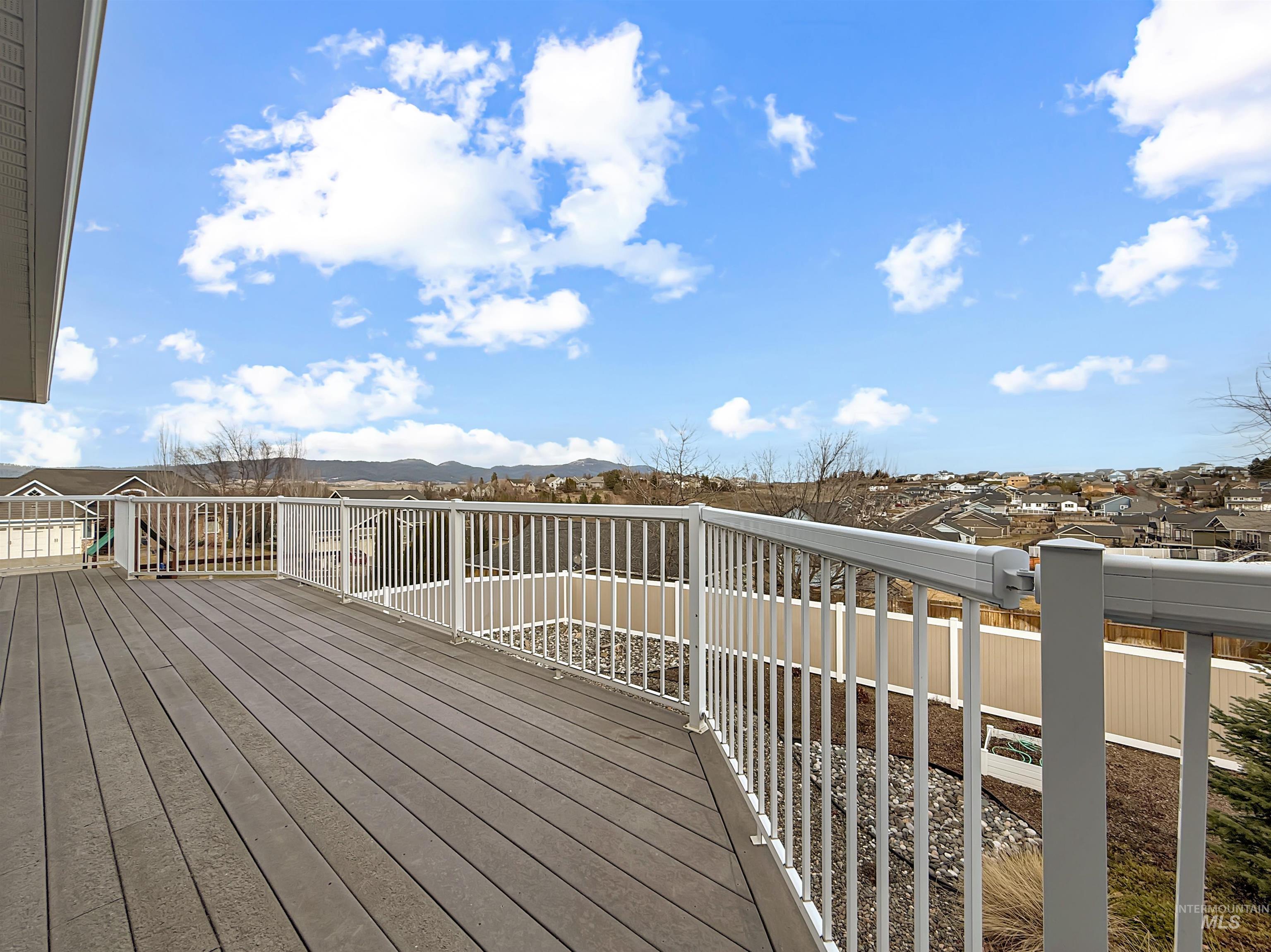 420 Summit, Moscow, Idaho 83843, 4 Bedrooms, 3.5 Bathrooms, Residential For Sale, Price $709,000,MLS 98975035