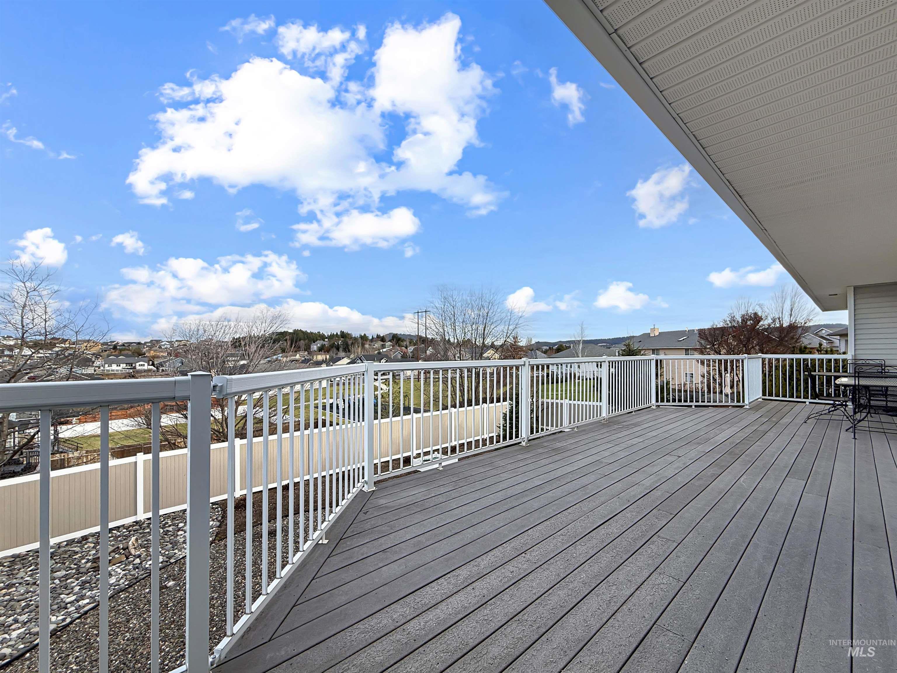 420 Summit, Moscow, Idaho 83843, 4 Bedrooms, 3.5 Bathrooms, Residential For Sale, Price $709,000,MLS 98975035