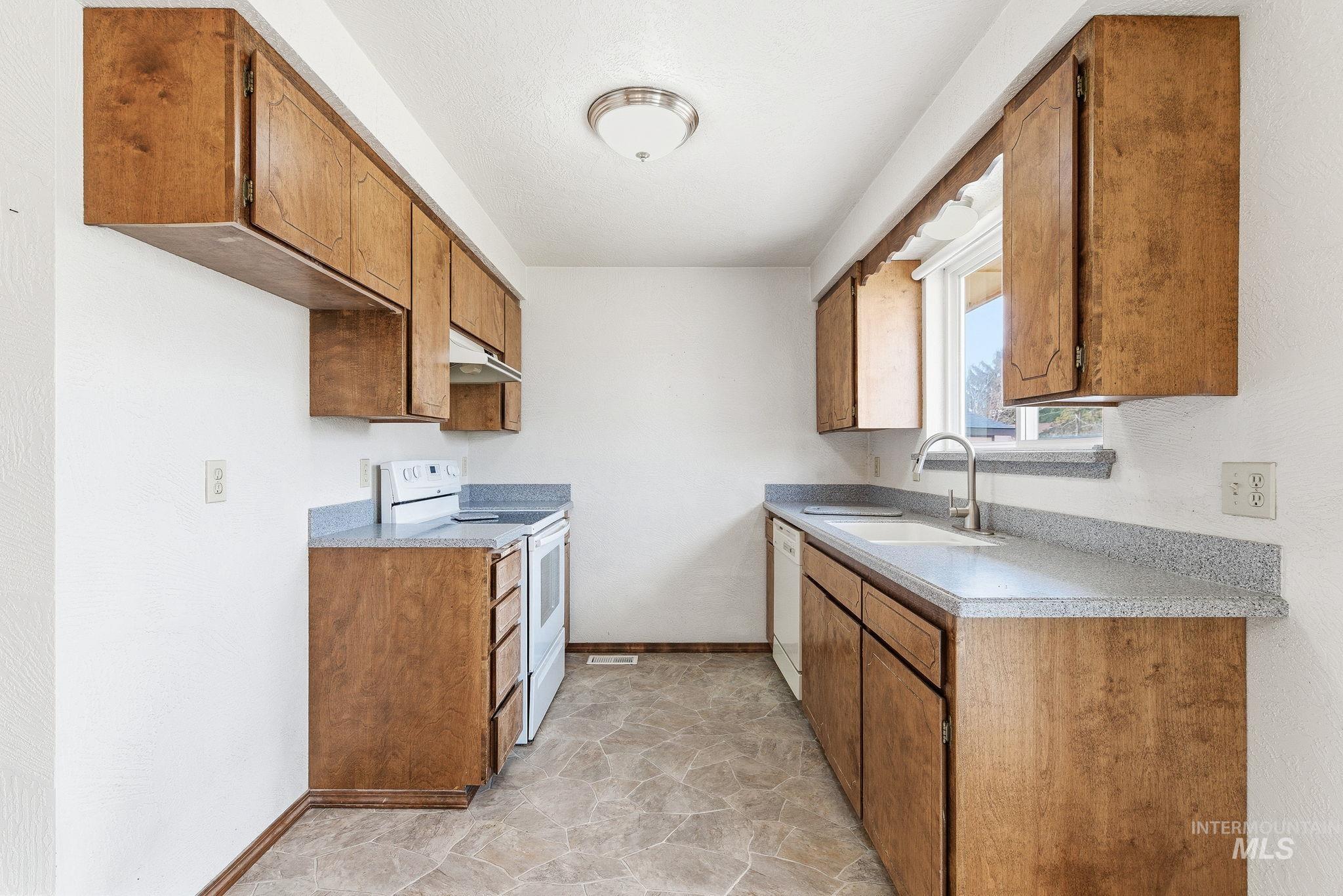 2005 Ram Court, Nampa, Idaho 83651, 3 Bedrooms, 2 Bathrooms, Residential For Sale, Price $365,000, 98975038