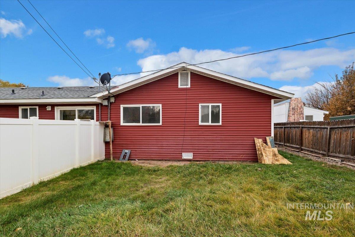 340 Taylor St., Twin Falls, Idaho 83301, 2 Bedrooms, 1 Bathroom, Residential Income For Sale, Price $449,900,MLS 98975040