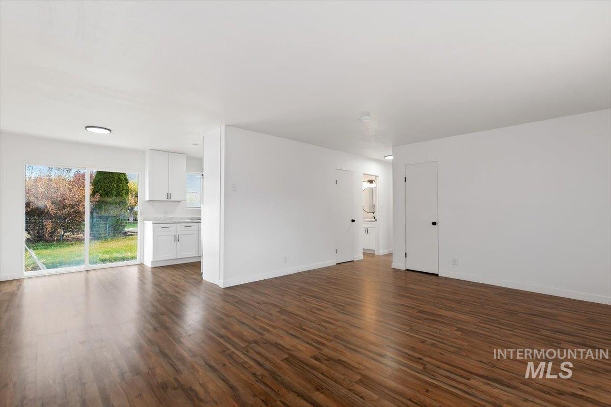 340 Taylor St., Twin Falls, Idaho 83301, 2 Bedrooms, 1 Bathroom, Residential Income For Sale, Price $449,900,MLS 98975040