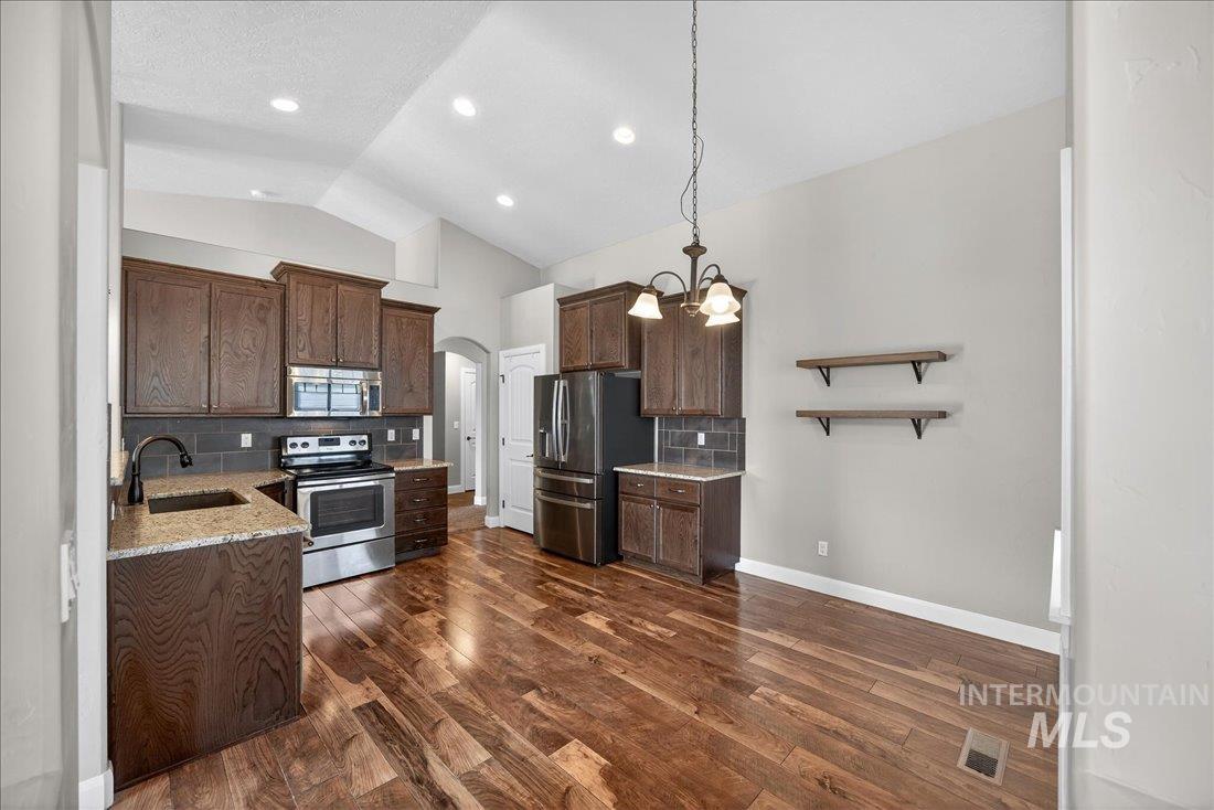 4951 W Torana, Meridian, Idaho 83646, 3 Bedrooms, 2 Bathrooms, Residential For Sale, Price $519,900,MLS 98975041