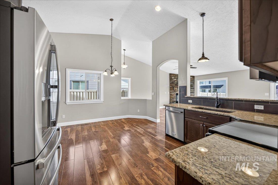 4951 W Torana, Meridian, Idaho 83646, 3 Bedrooms, 2 Bathrooms, Residential For Sale, Price $519,900,MLS 98975041