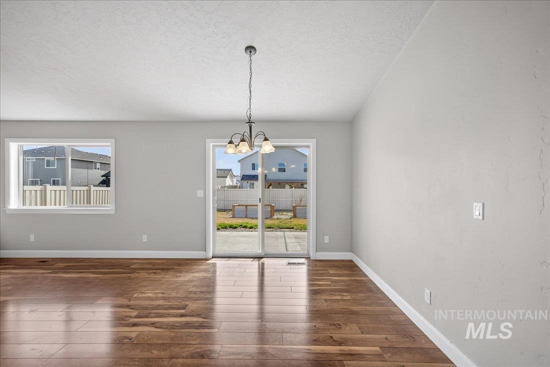 4951 W Torana, Meridian, Idaho 83646, 3 Bedrooms, 2 Bathrooms, Residential For Sale, Price $519,900,MLS 98975041