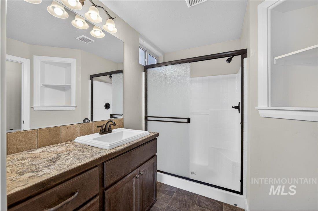 4951 W Torana, Meridian, Idaho 83646, 3 Bedrooms, 2 Bathrooms, Residential For Sale, Price $519,900,MLS 98975041