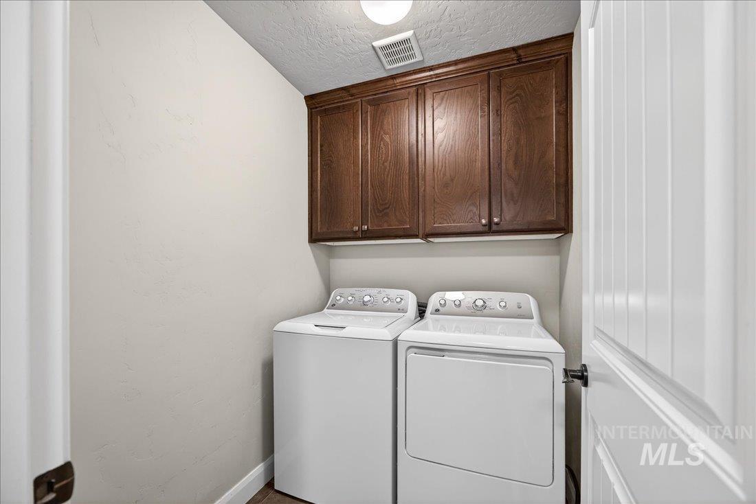 4951 W Torana, Meridian, Idaho 83646, 3 Bedrooms, 2 Bathrooms, Residential For Sale, Price $519,900,MLS 98975041