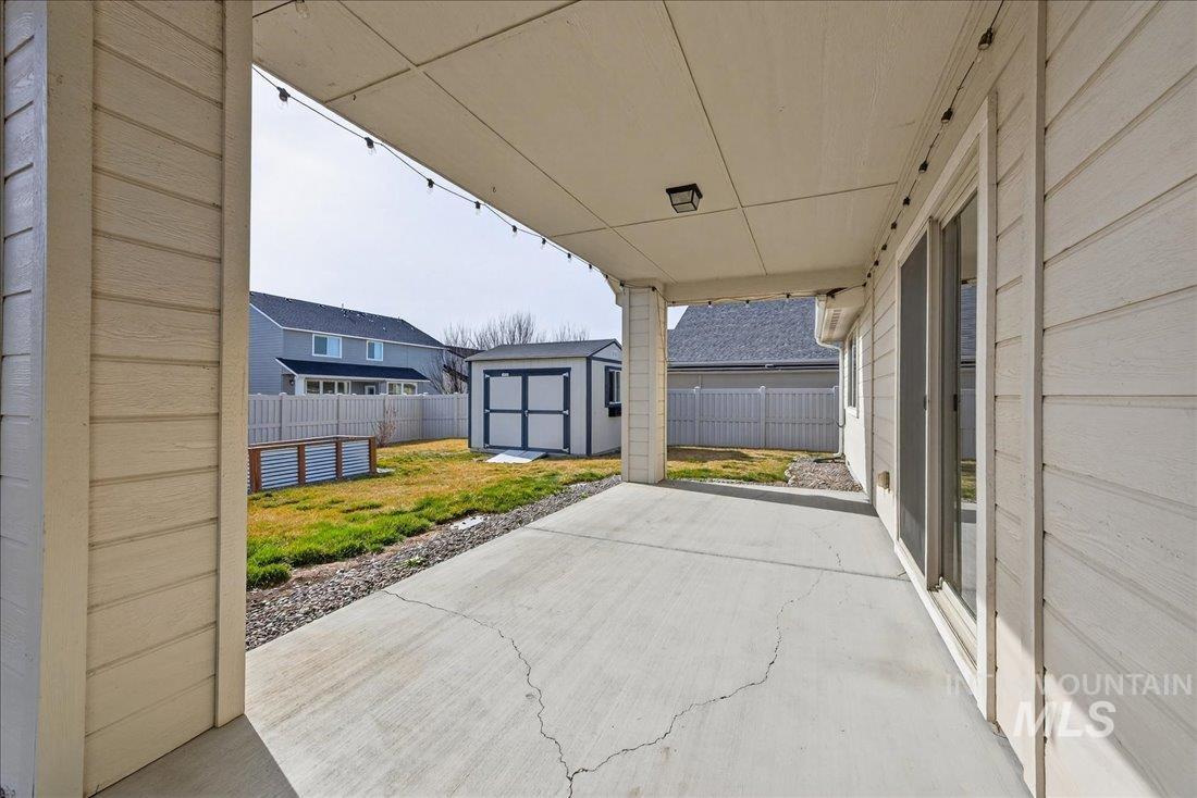 4951 W Torana, Meridian, Idaho 83646, 3 Bedrooms, 2 Bathrooms, Residential For Sale, Price $519,900,MLS 98975041