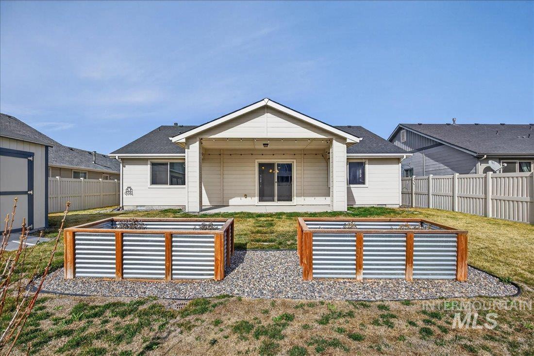 4951 W Torana, Meridian, Idaho 83646, 3 Bedrooms, 2 Bathrooms, Residential For Sale, Price $519,900,MLS 98975041