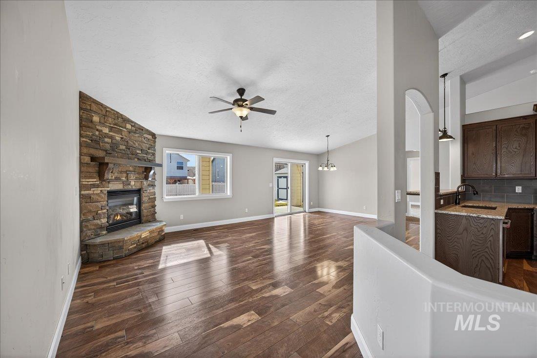 4951 W Torana, Meridian, Idaho 83646, 3 Bedrooms, 2 Bathrooms, Residential For Sale, Price $519,900,MLS 98975041