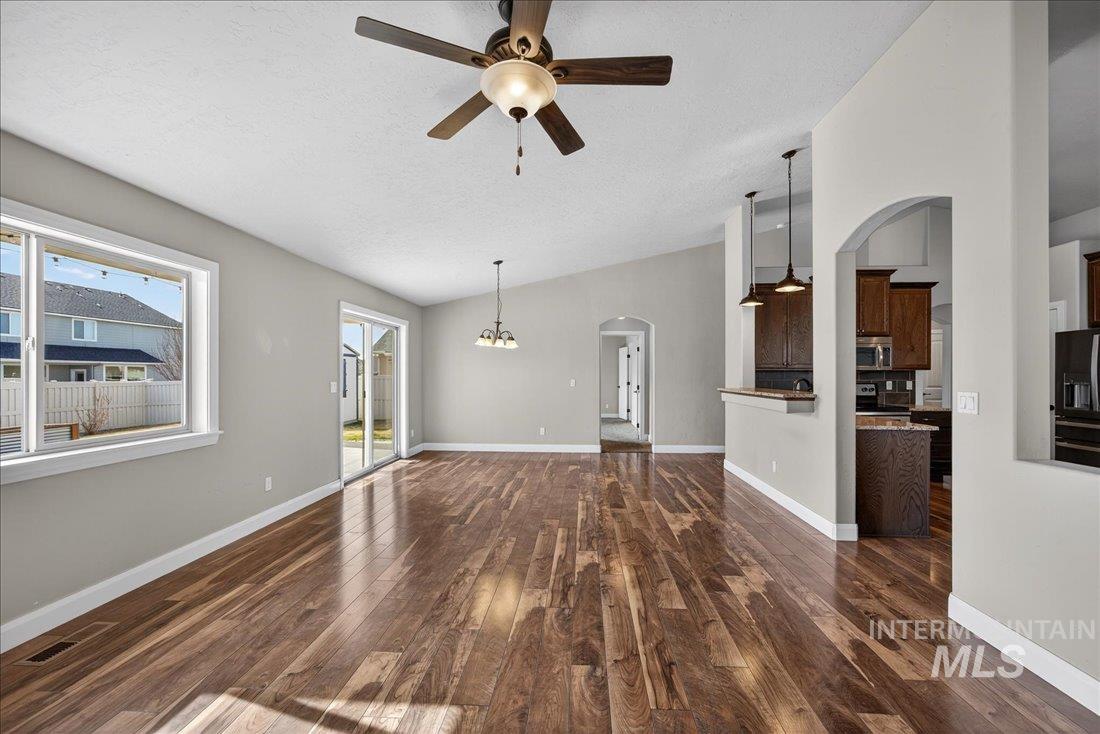 4951 W Torana, Meridian, Idaho 83646, 3 Bedrooms, 2 Bathrooms, Residential For Sale, Price $519,900,MLS 98975041