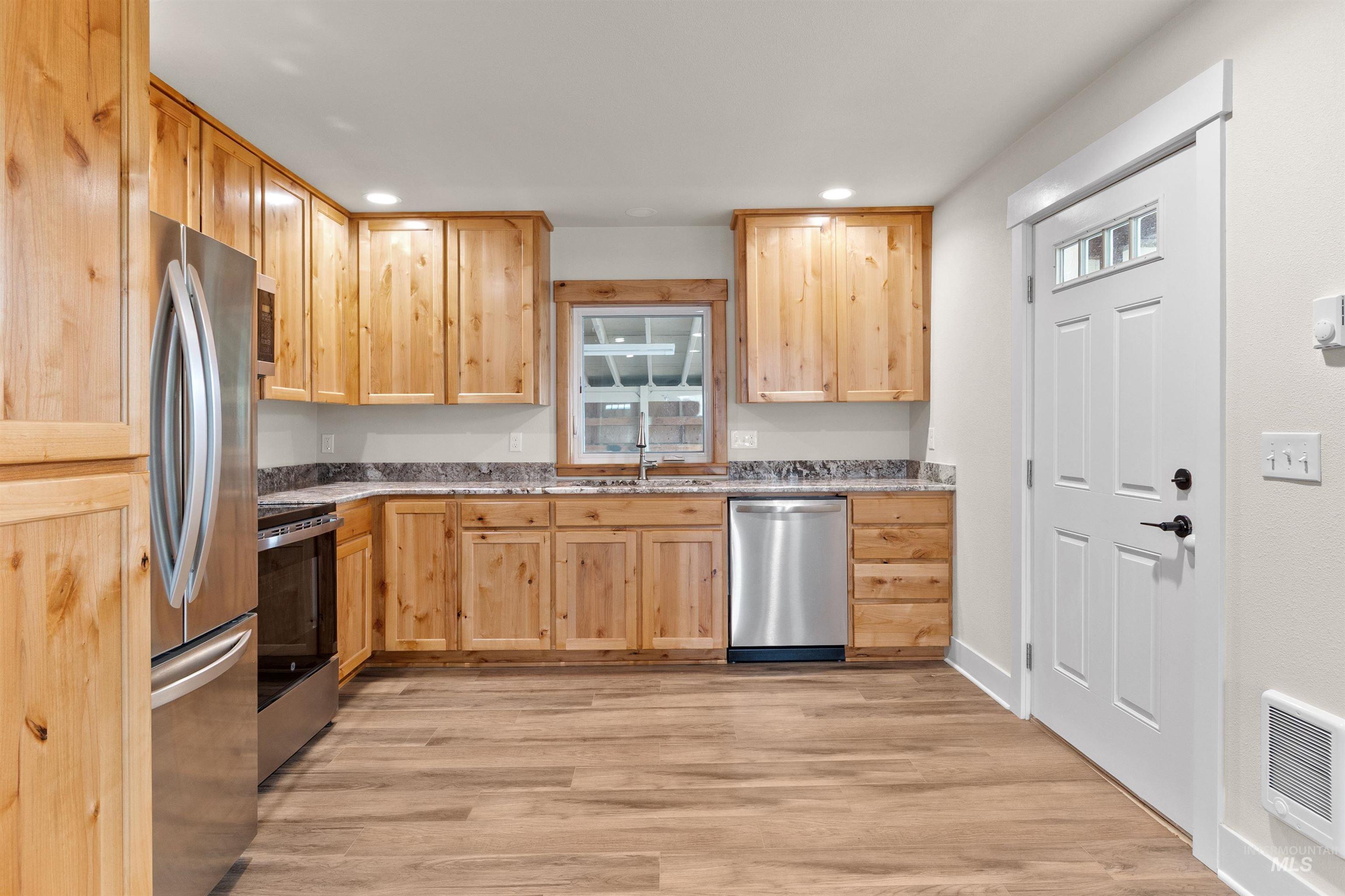 1605 E F Street, Moscow, Idaho 83843, 3 Bedrooms, 2 Bathrooms, Residential For Sale, Price $425,000,MLS 98975042