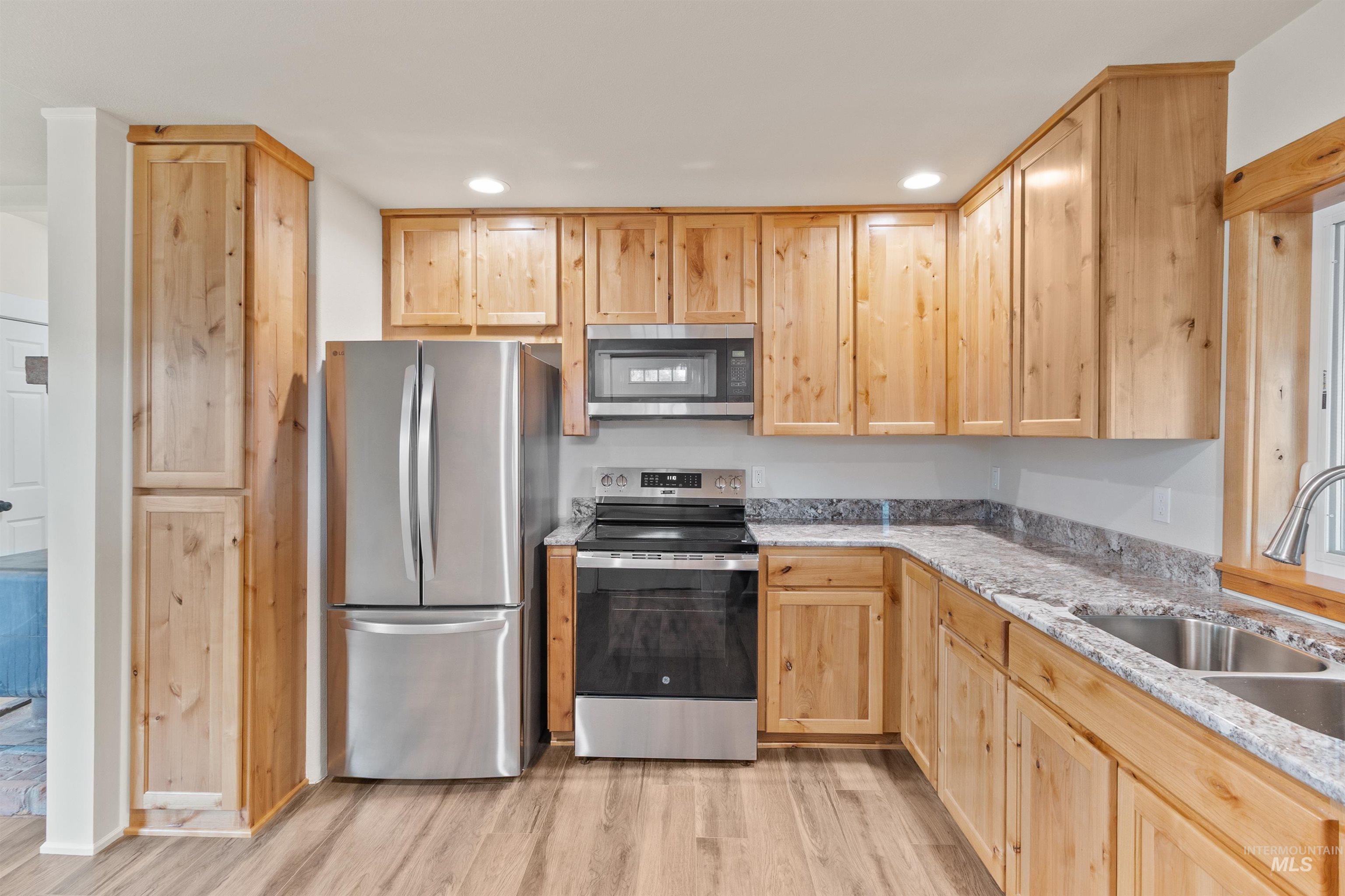 1605 E F Street, Moscow, Idaho 83843, 3 Bedrooms, 2 Bathrooms, Residential For Sale, Price $425,000,MLS 98975042