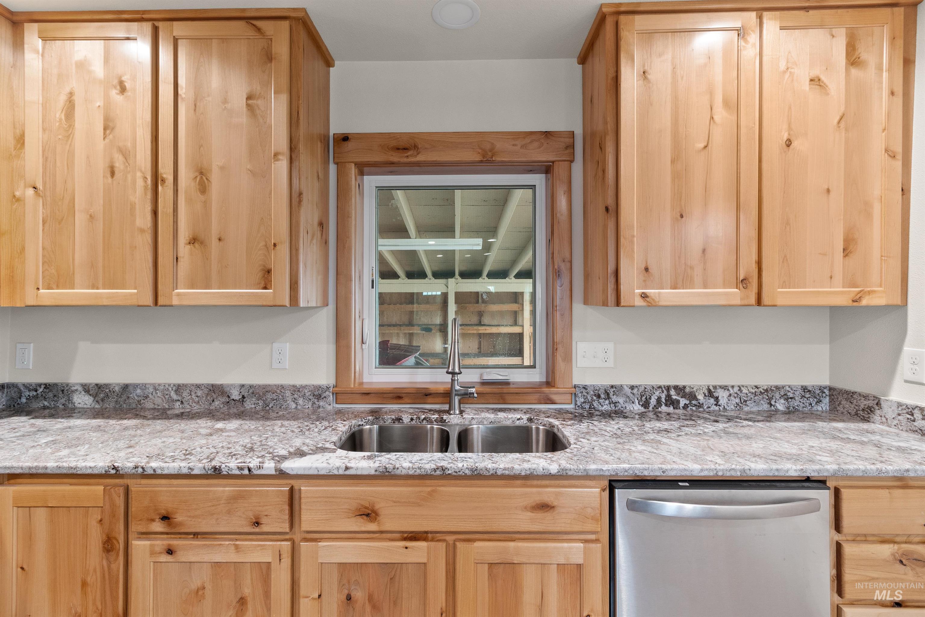 1605 E F Street, Moscow, Idaho 83843, 3 Bedrooms, 2 Bathrooms, Residential For Sale, Price $425,000,MLS 98975042