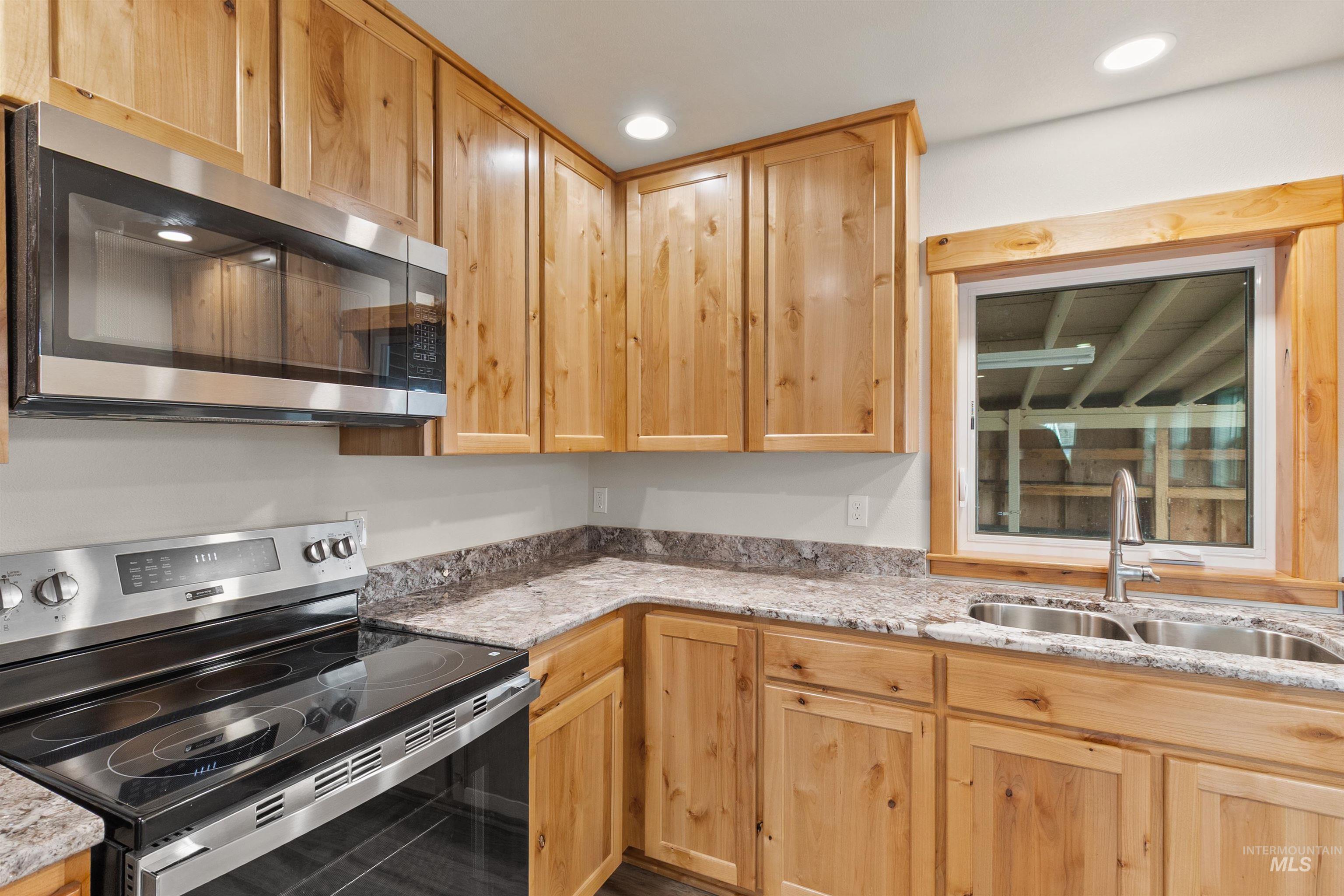 1605 E F Street, Moscow, Idaho 83843, 3 Bedrooms, 2 Bathrooms, Residential For Sale, Price $425,000,MLS 98975042