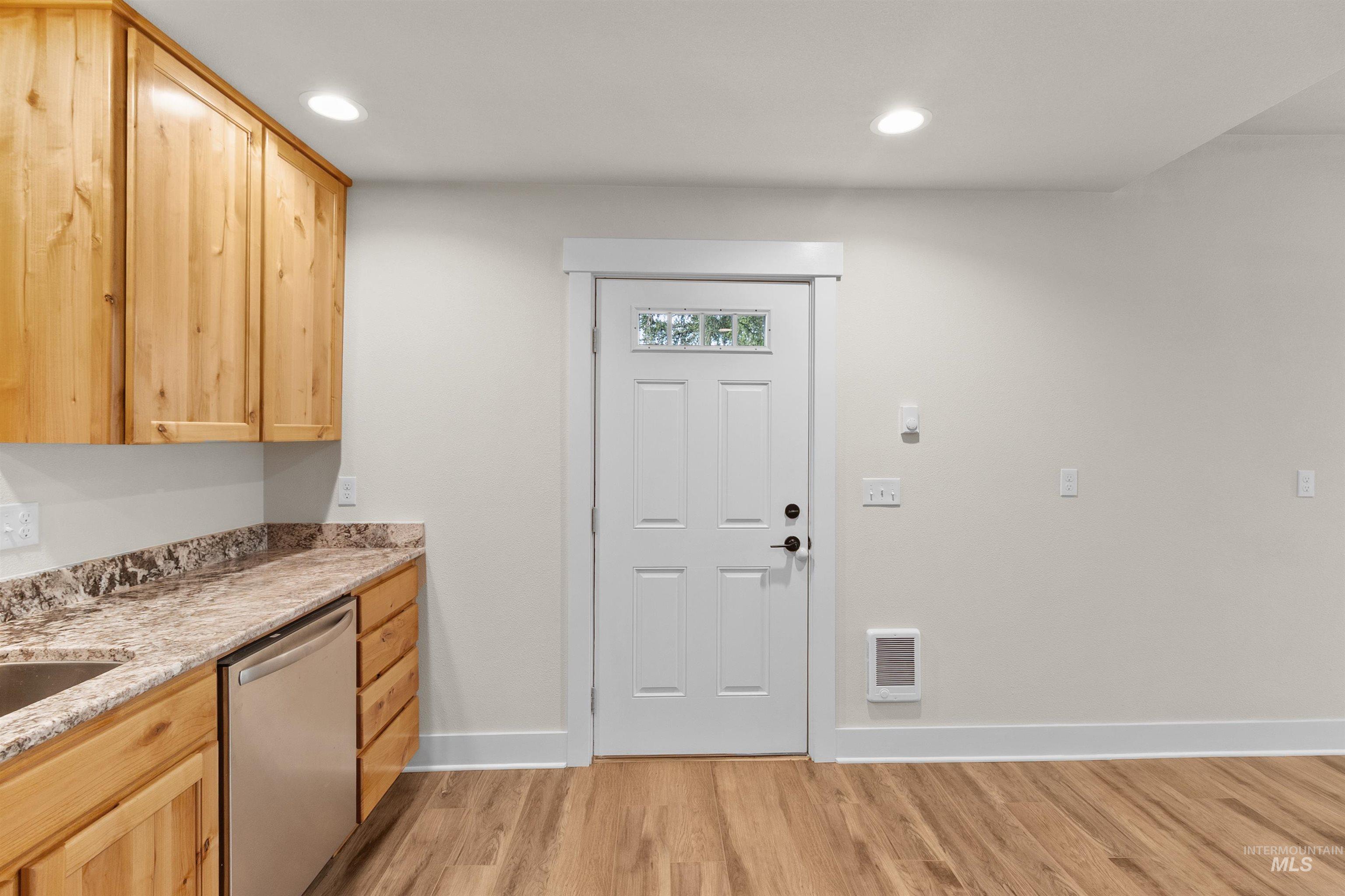 1605 E F Street, Moscow, Idaho 83843, 3 Bedrooms, 2 Bathrooms, Residential For Sale, Price $425,000,MLS 98975042