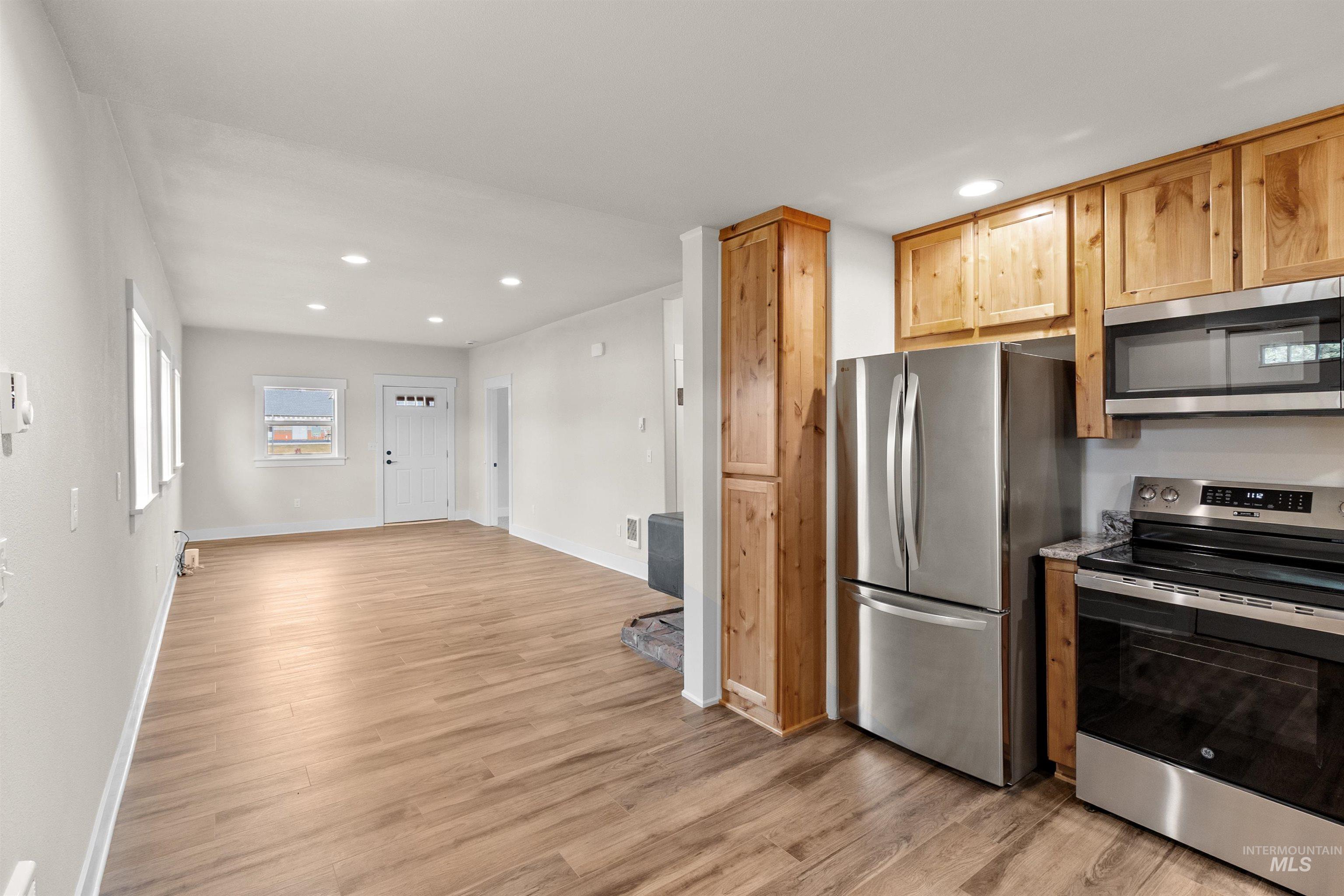 1605 E F Street, Moscow, Idaho 83843, 3 Bedrooms, 2 Bathrooms, Residential For Sale, Price $425,000,MLS 98975042