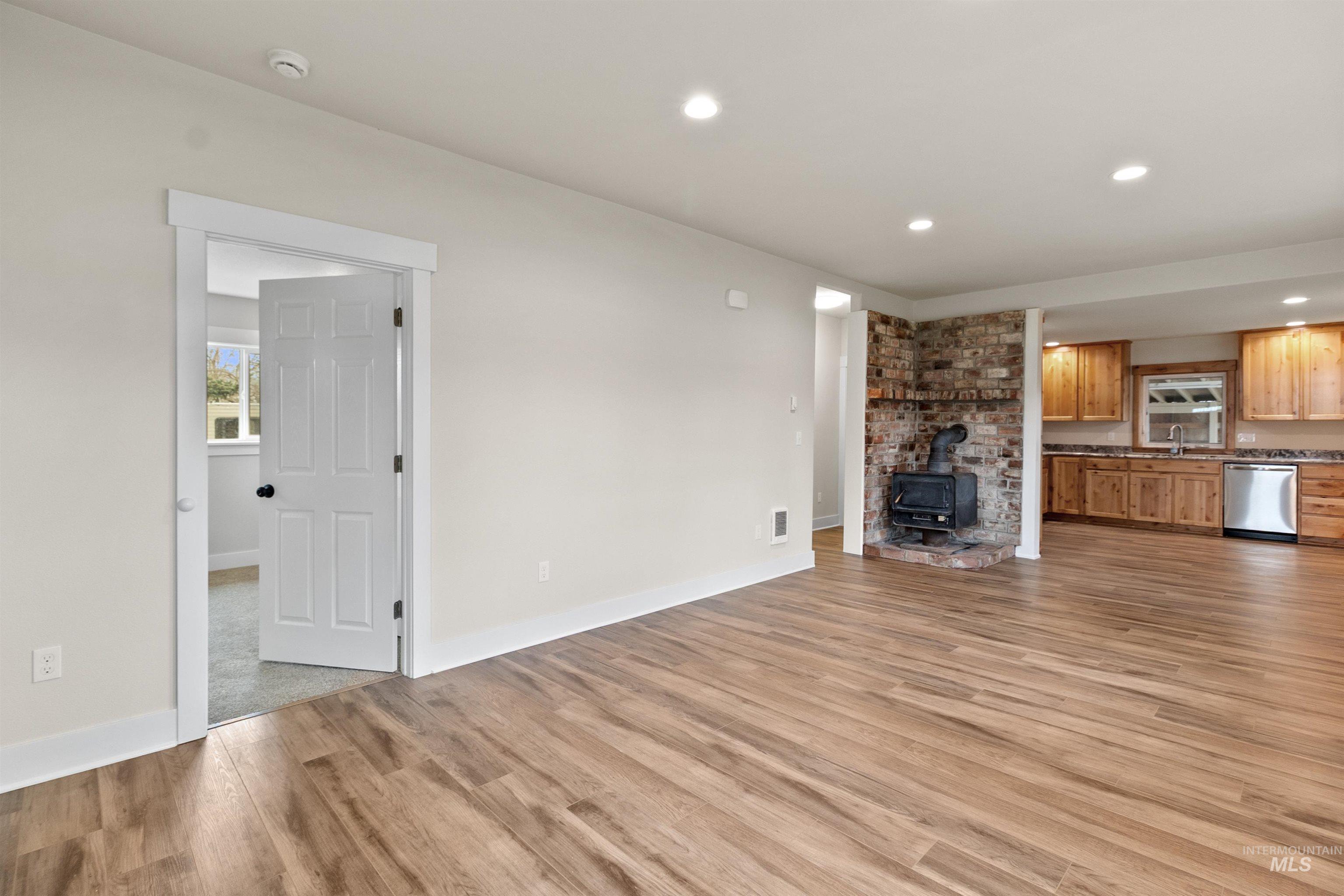 1605 E F Street, Moscow, Idaho 83843, 3 Bedrooms, 2 Bathrooms, Residential For Sale, Price $425,000,MLS 98975042