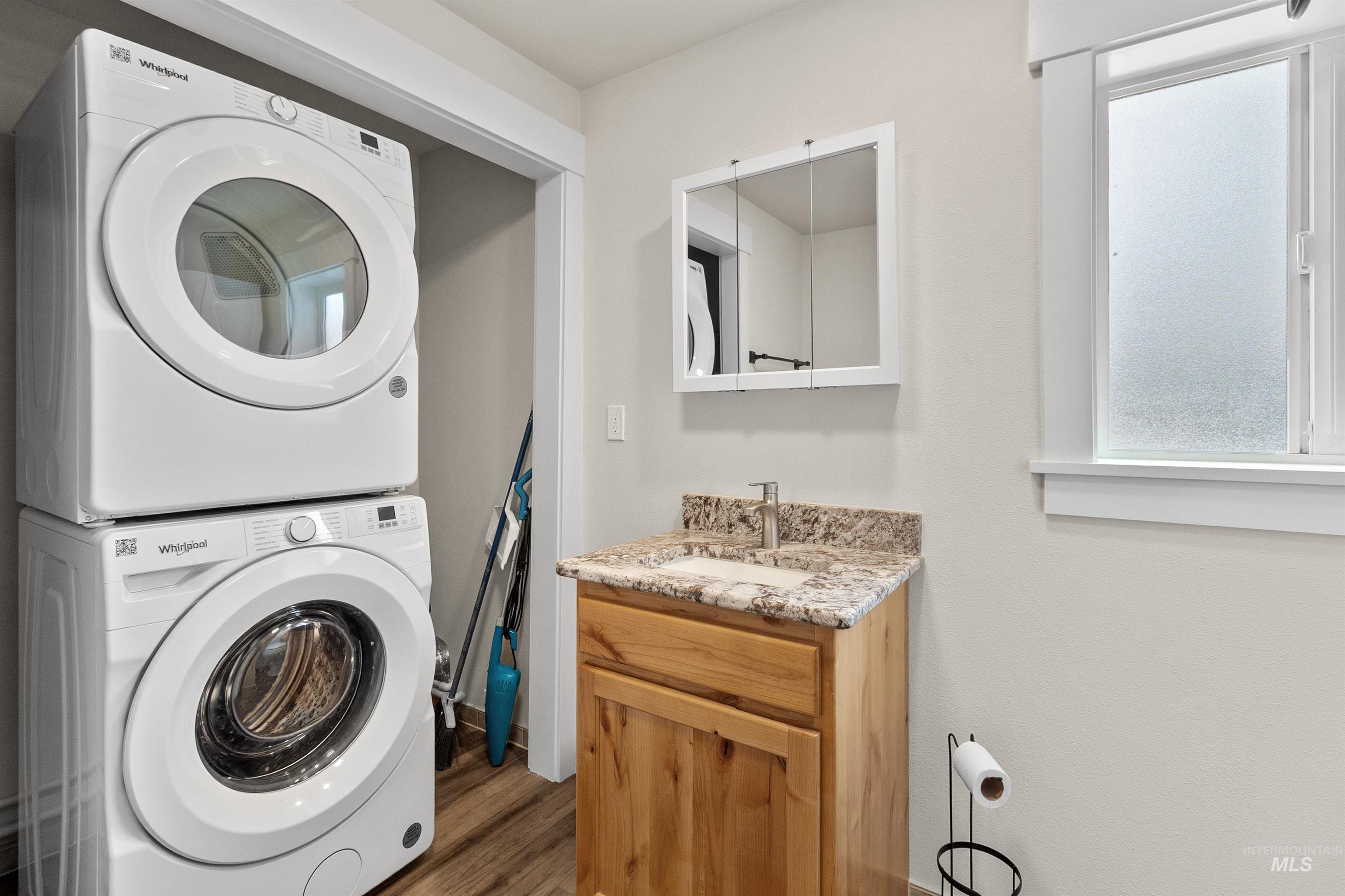 1605 E F Street, Moscow, Idaho 83843, 3 Bedrooms, 2 Bathrooms, Residential For Sale, Price $425,000,MLS 98975042