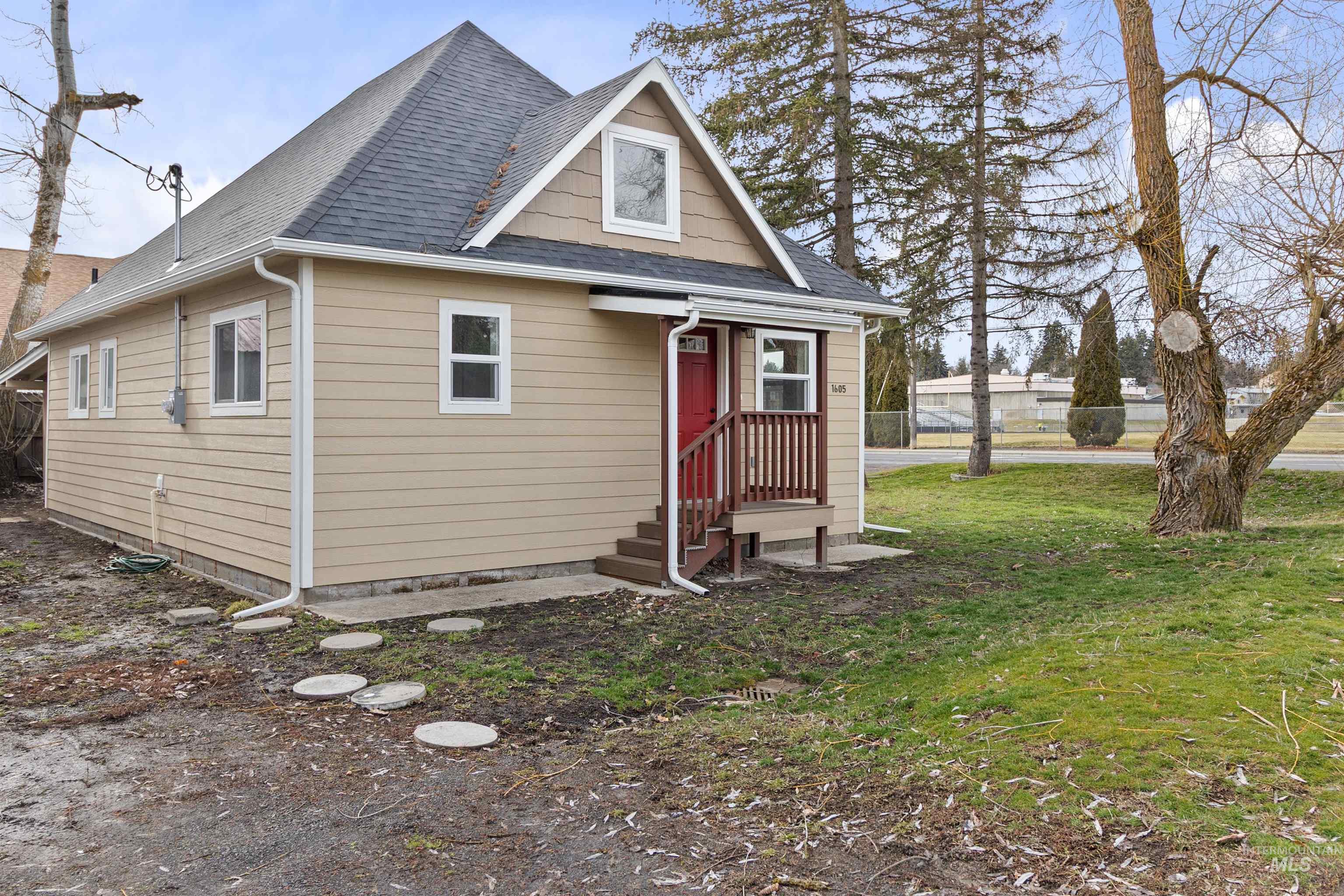 1605 E F Street, Moscow, Idaho 83843, 3 Bedrooms, 2 Bathrooms, Residential For Sale, Price $425,000,MLS 98975042