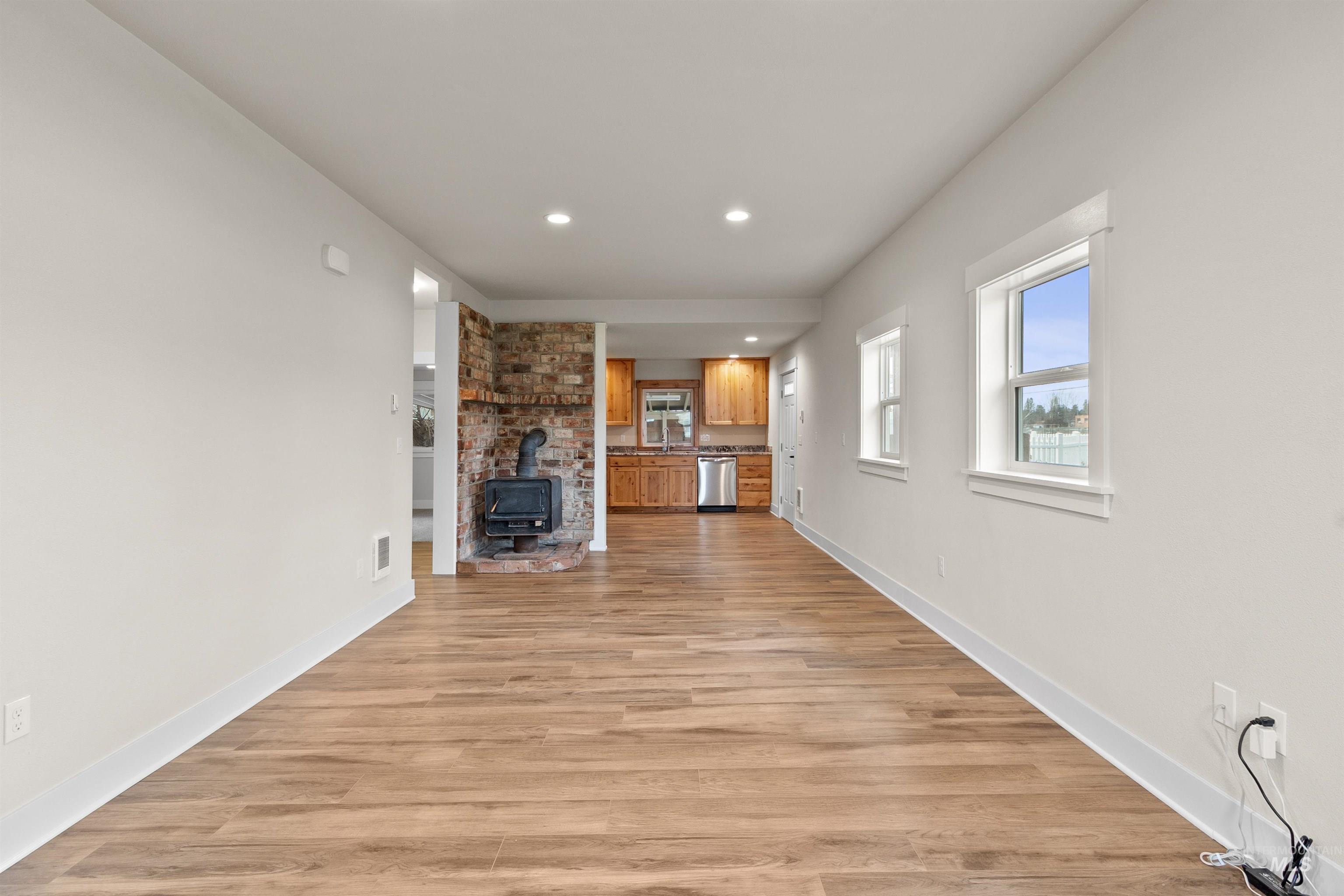 1605 E F Street, Moscow, Idaho 83843, 3 Bedrooms, 2 Bathrooms, Residential For Sale, Price $425,000,MLS 98975042