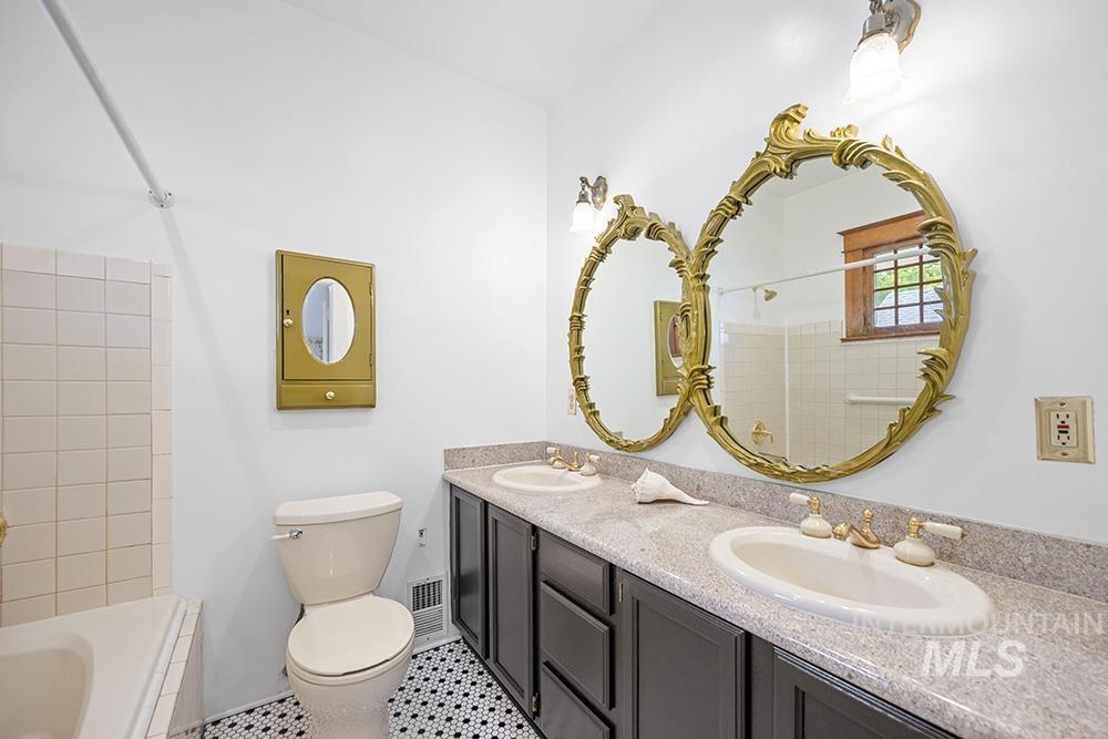 1519 W Jefferson St, Boise, Idaho 83702, 6 Bedrooms, 4 Bathrooms, Residential For Sale, Price $1,198,000,MLS 98975043