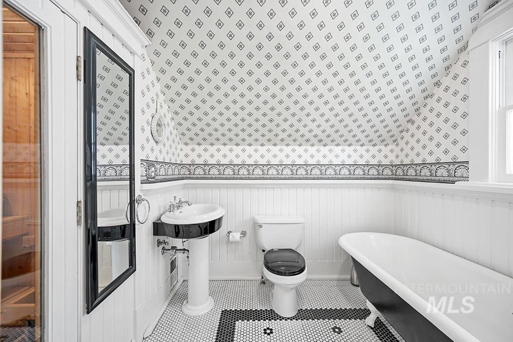 1519 W Jefferson St, Boise, Idaho 83702, 6 Bedrooms, 4 Bathrooms, Residential For Sale, Price $1,198,000,MLS 98975043