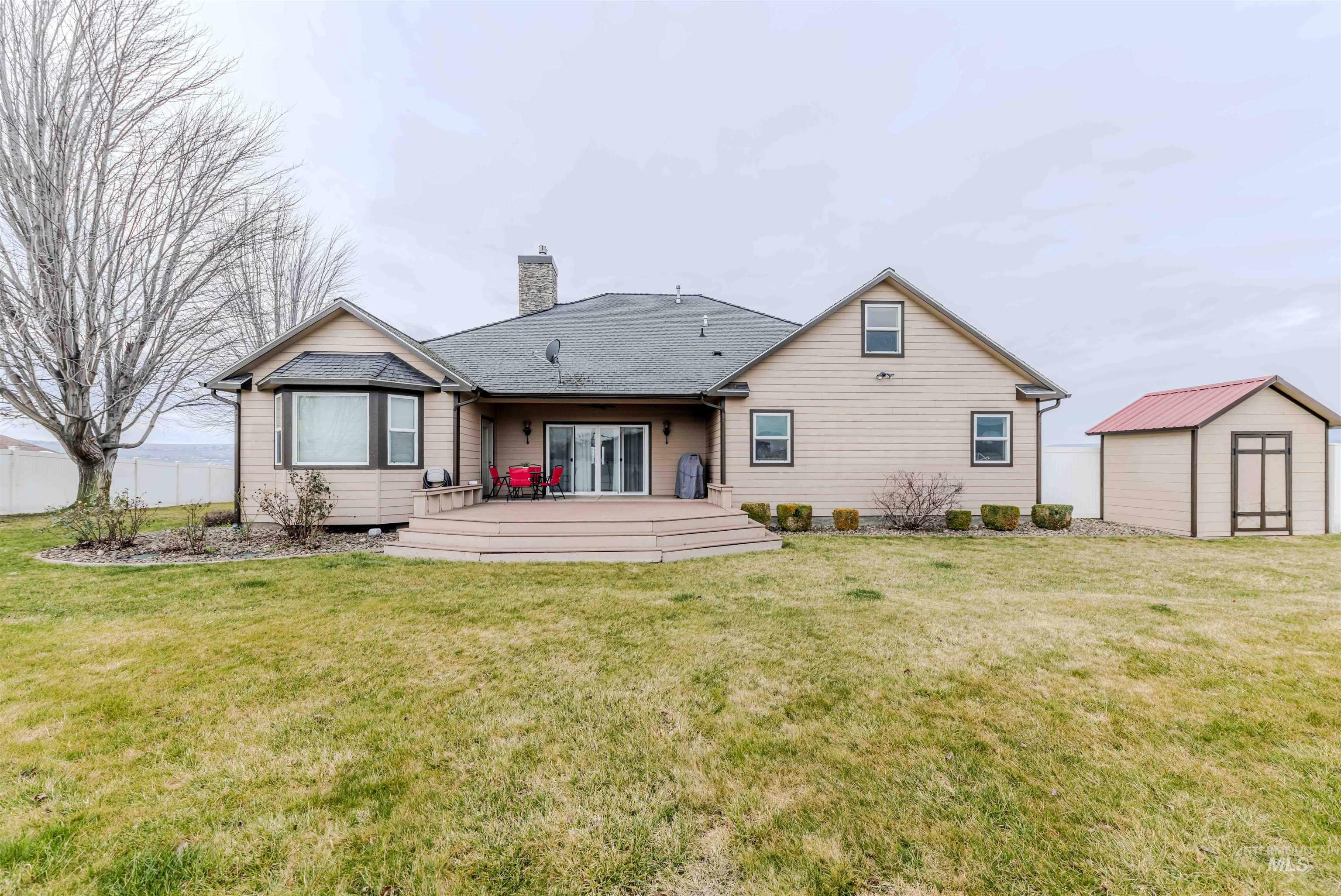 2029 Marilyn Way, Clarkston, Washington 99403, 4 Bedrooms, 3 Bathrooms, Residential For Sale, Price $675,000,MLS 98975045