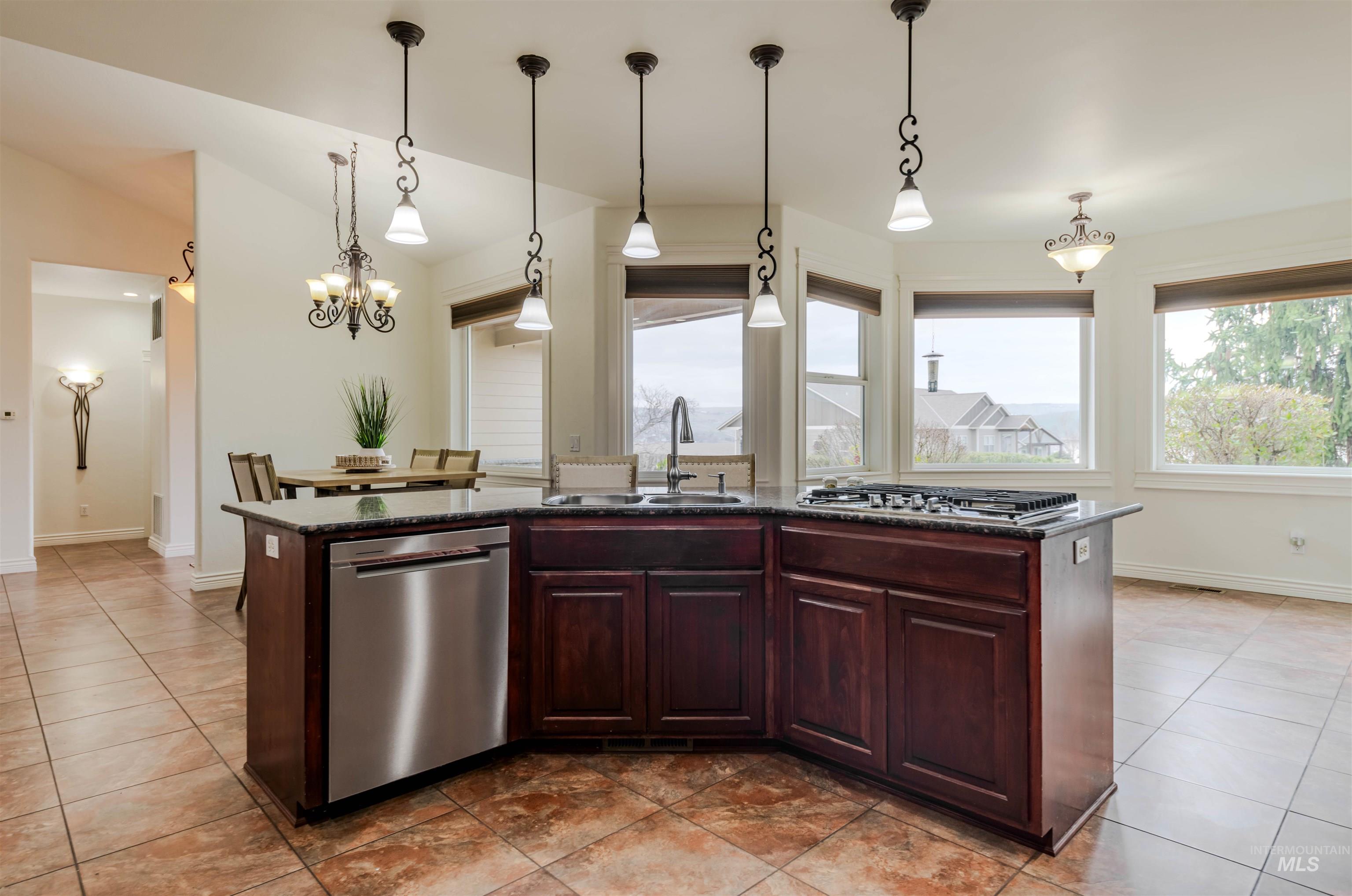 2029 Marilyn Way, Clarkston, Washington 99403, 4 Bedrooms, 3 Bathrooms, Residential For Sale, Price $675,000,MLS 98975045